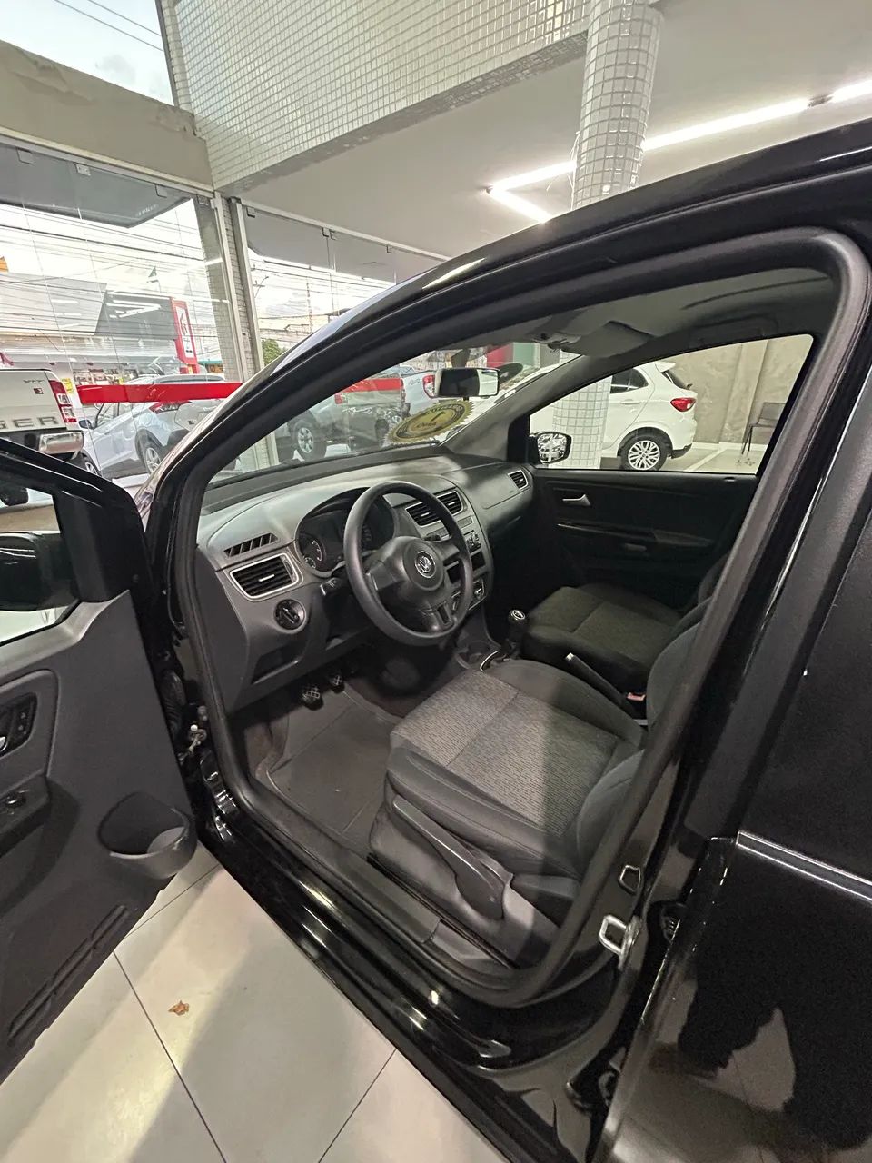 Volkswagen FOX 6