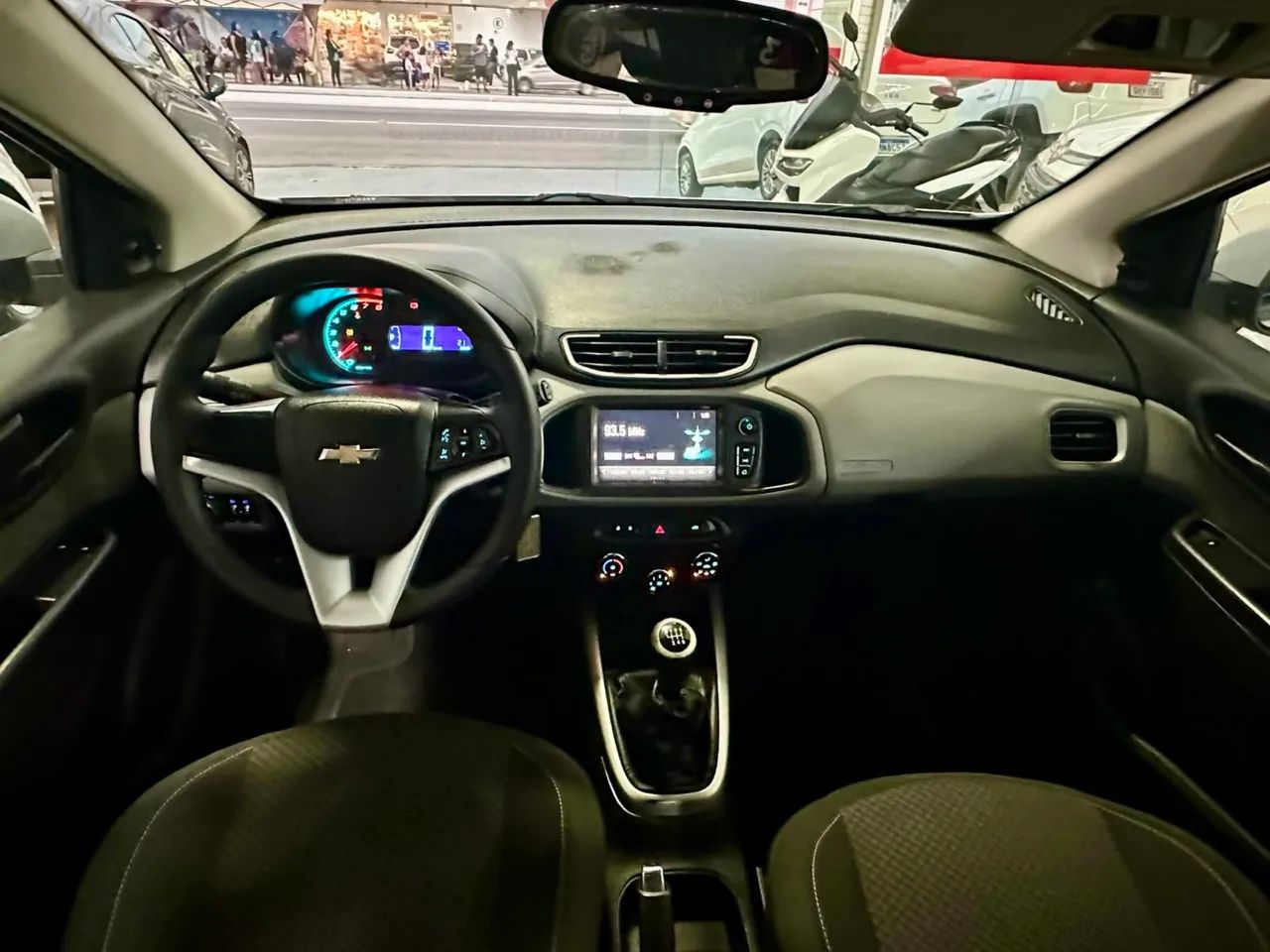 Chevrolet ONIX 10
