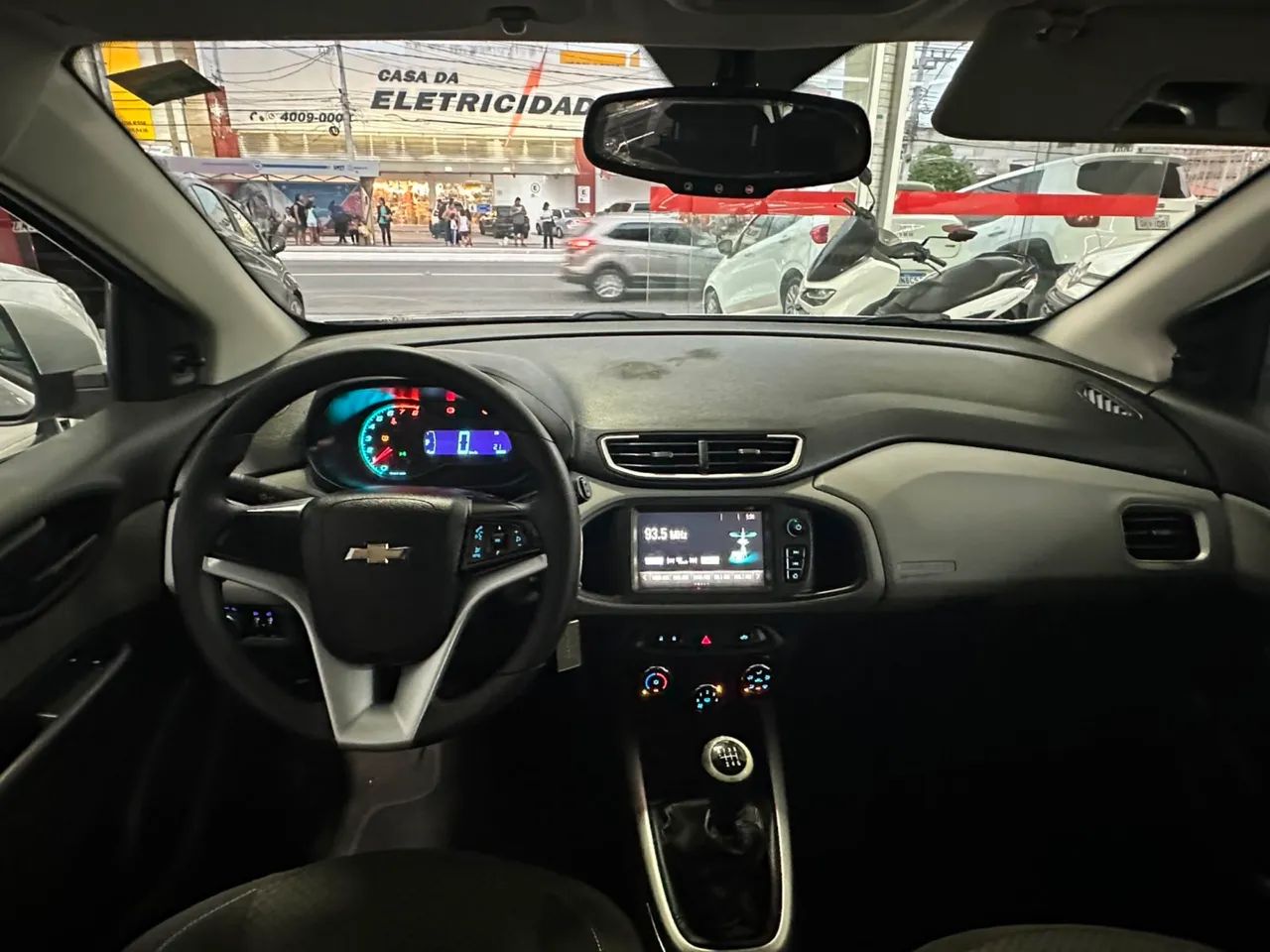 Chevrolet ONIX 11