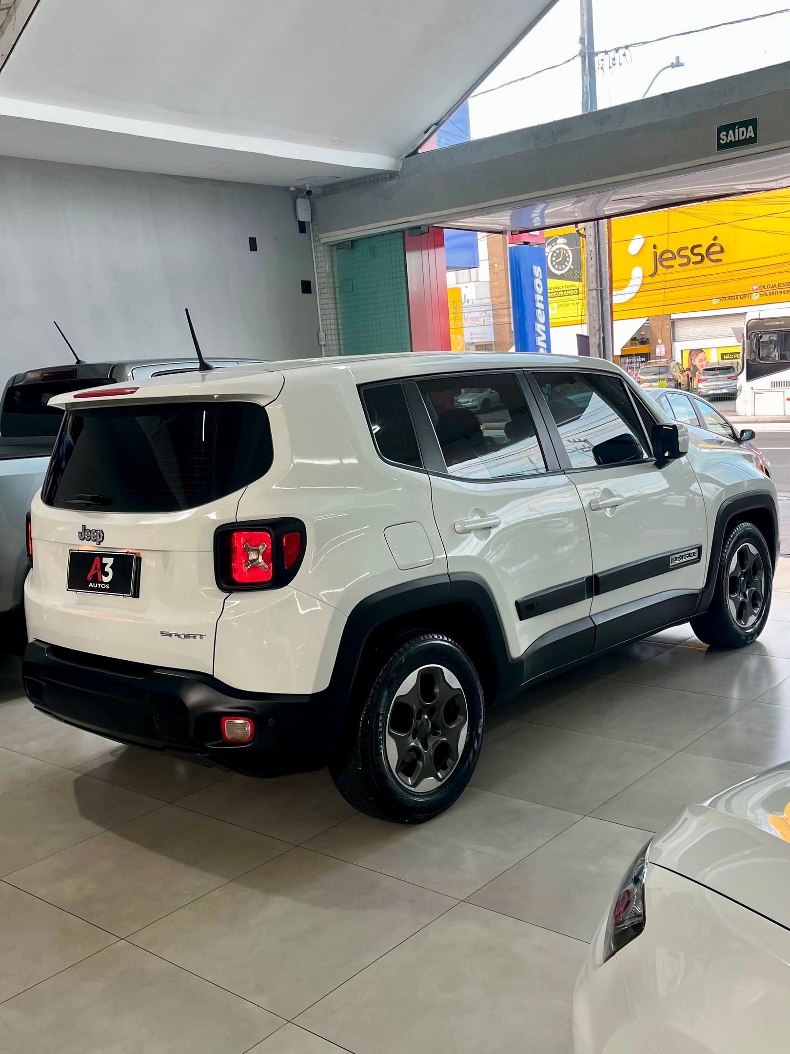 Jeep Renegade 3