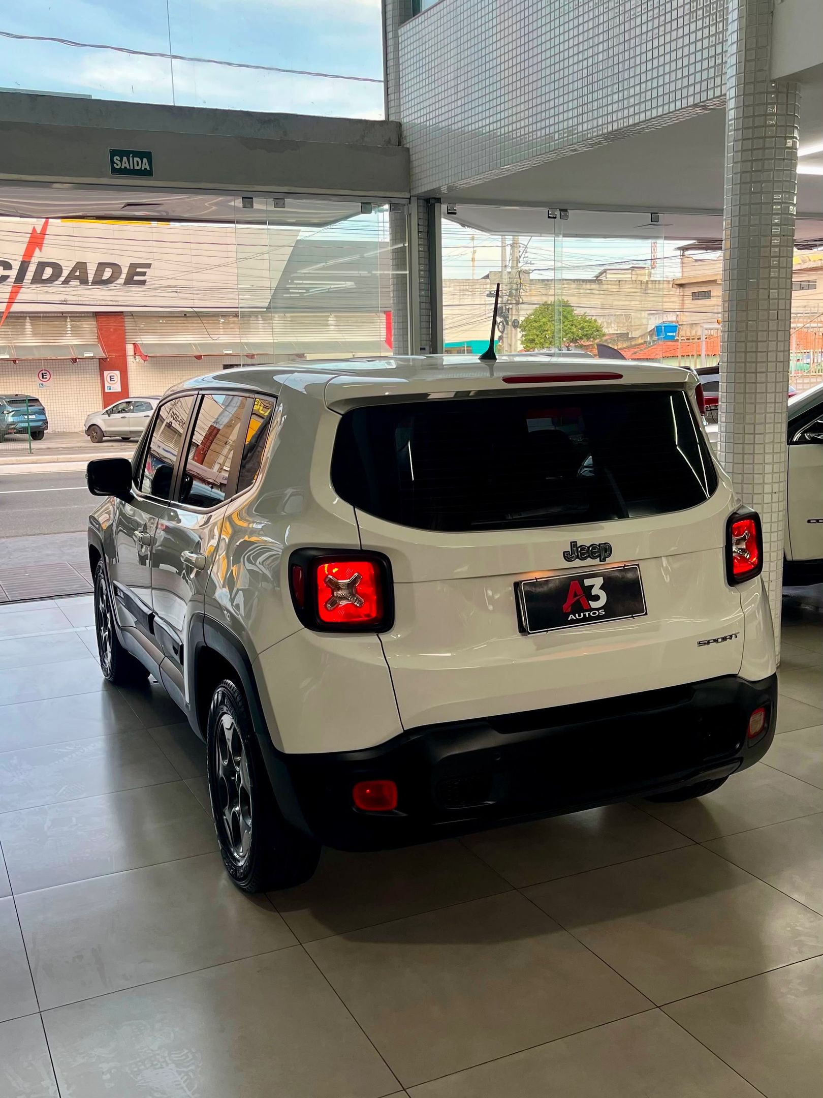 Jeep Renegade 4