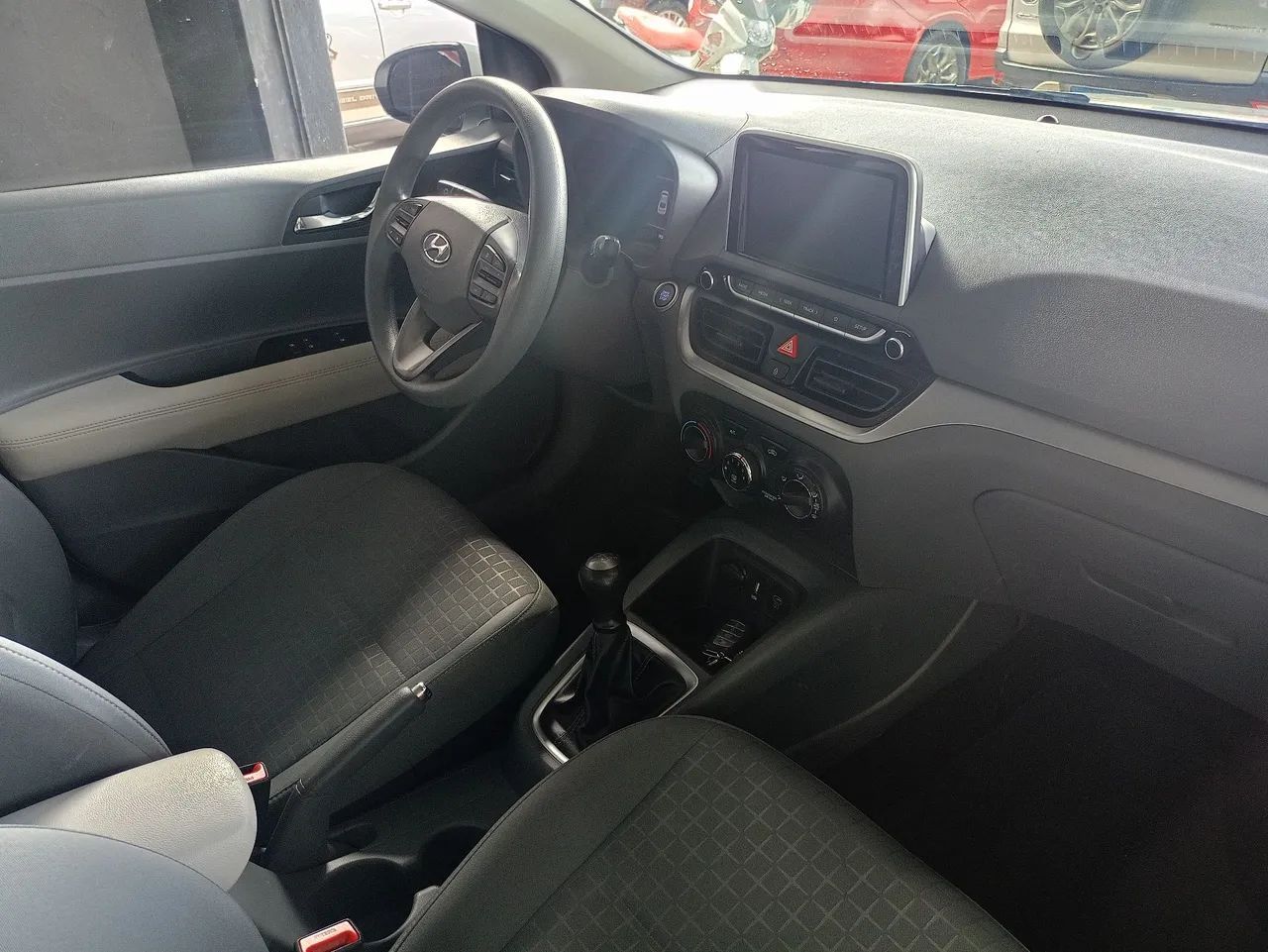 Hyundai HB20S 10