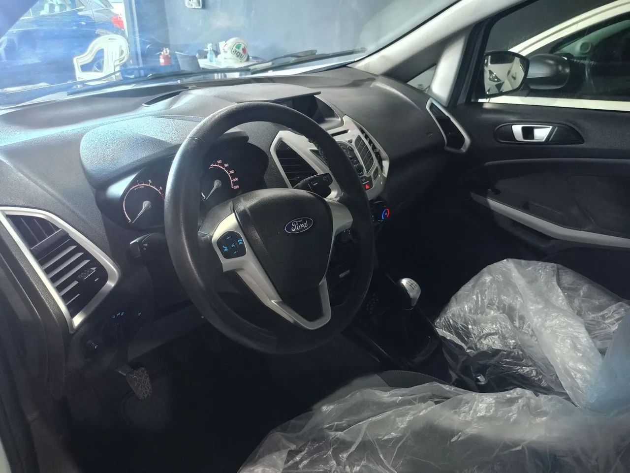 Ford ECOSPORT 9