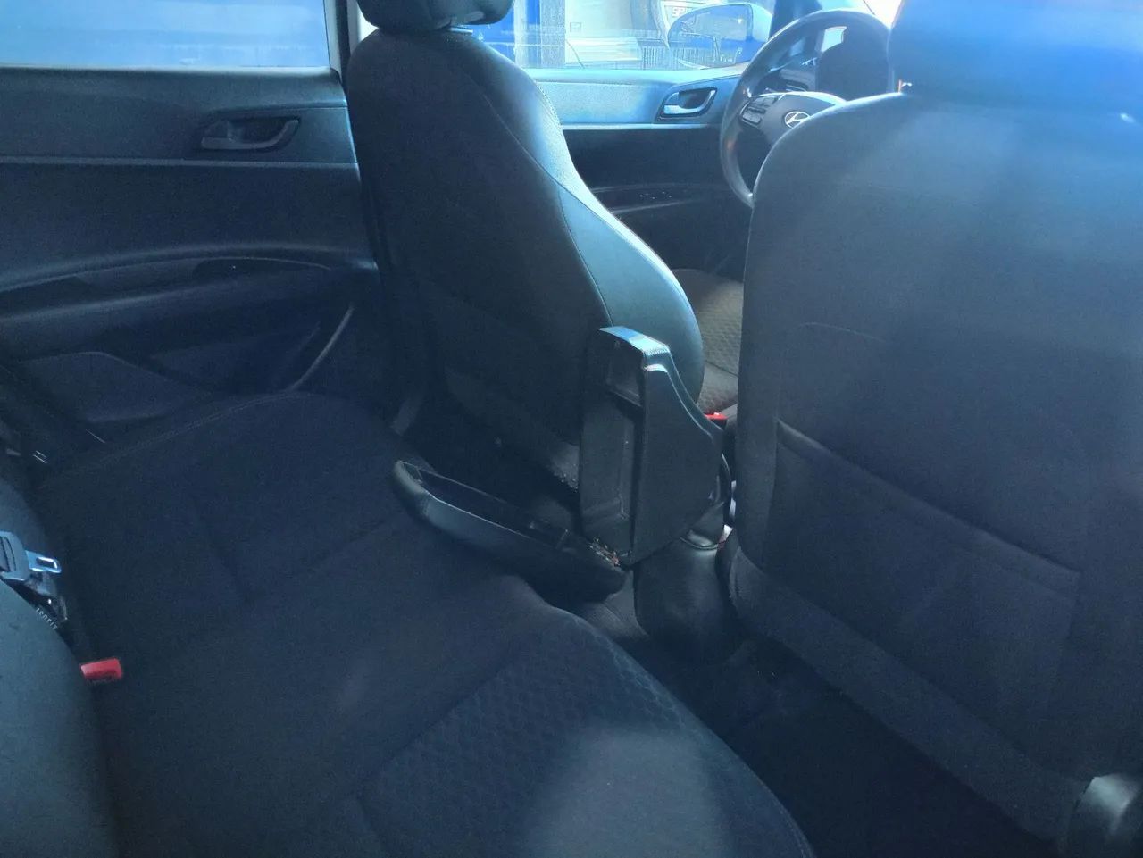 Hyundai HB20 11