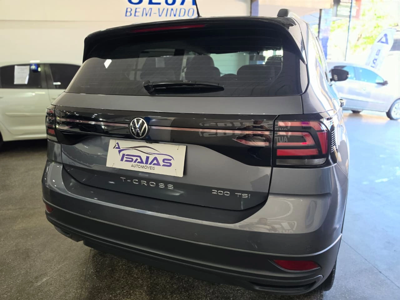VOLKSWAGEN T-CROSS 12