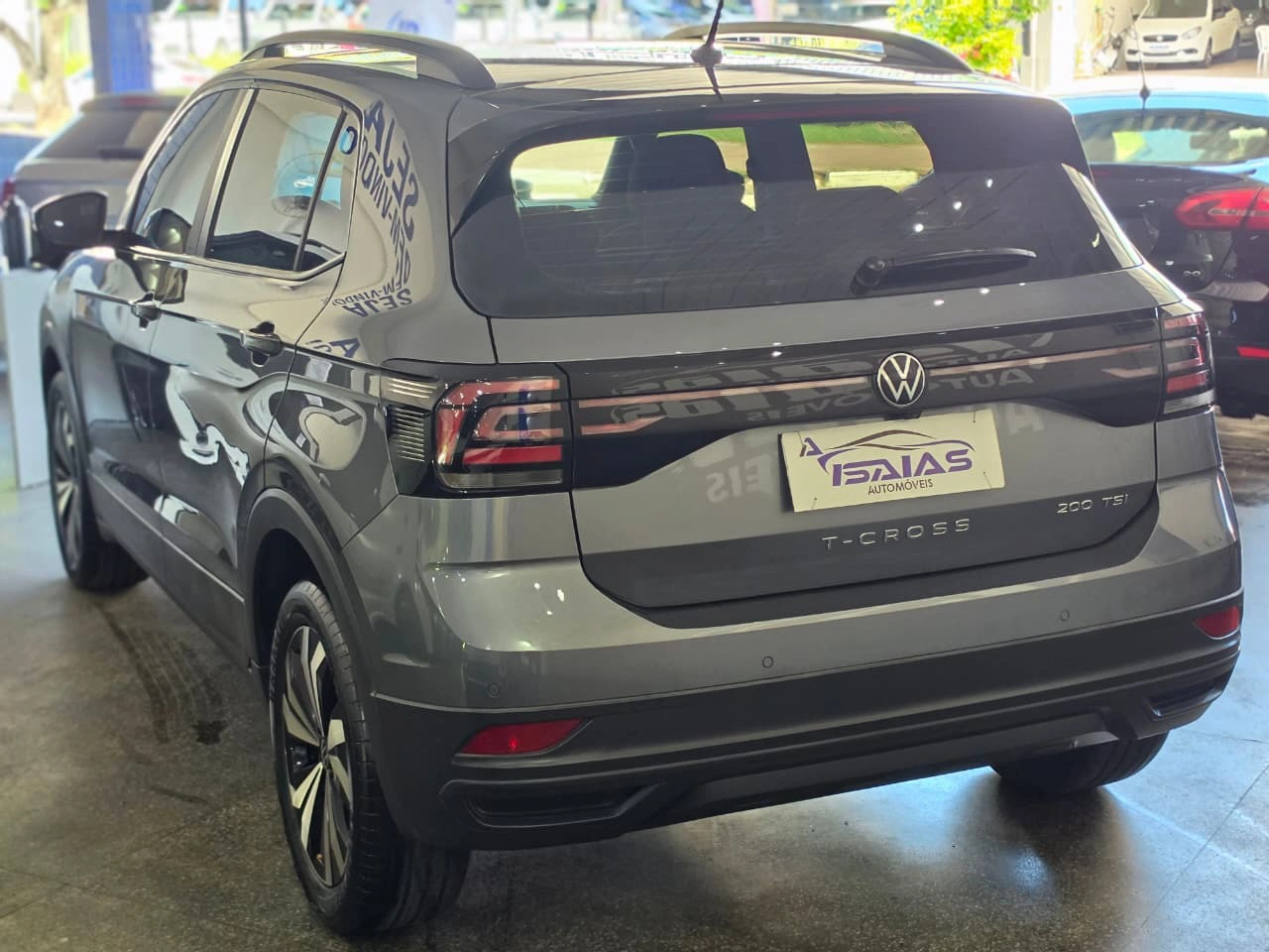 VOLKSWAGEN T-CROSS 11