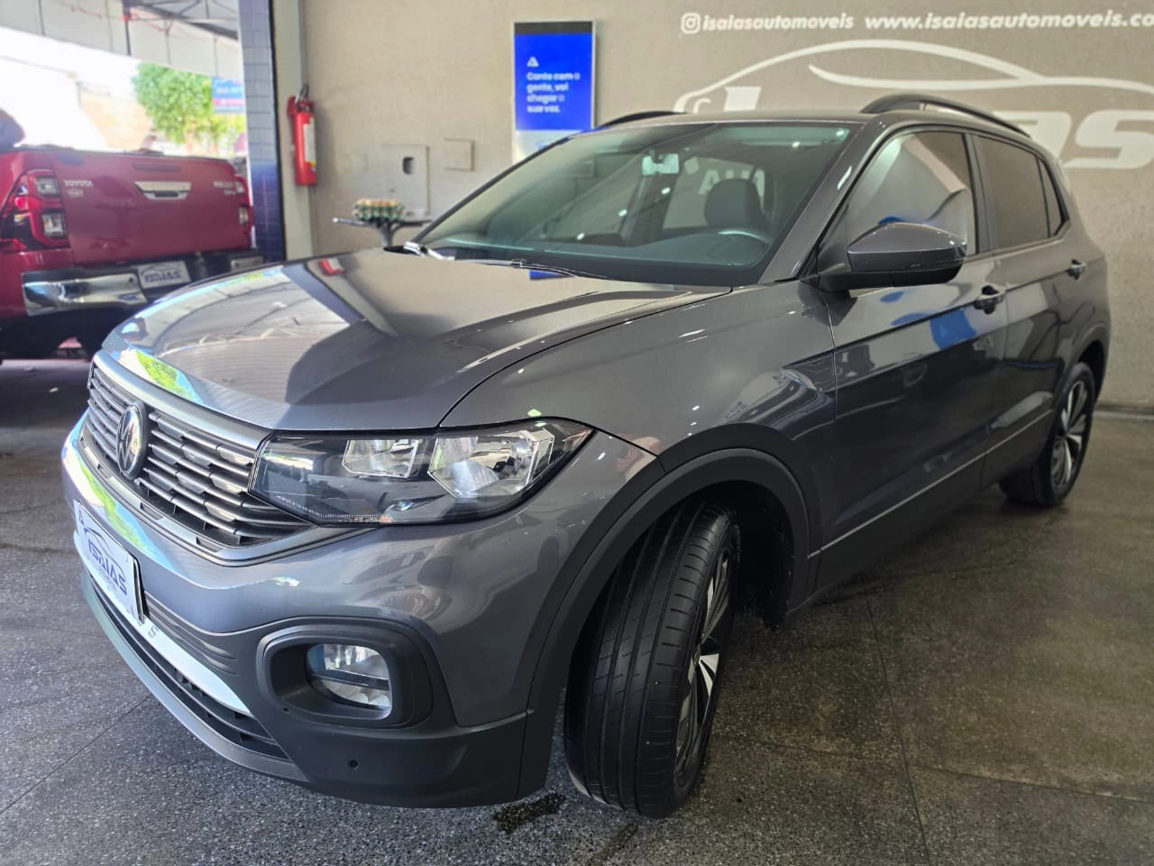 VOLKSWAGEN T-CROSS 4