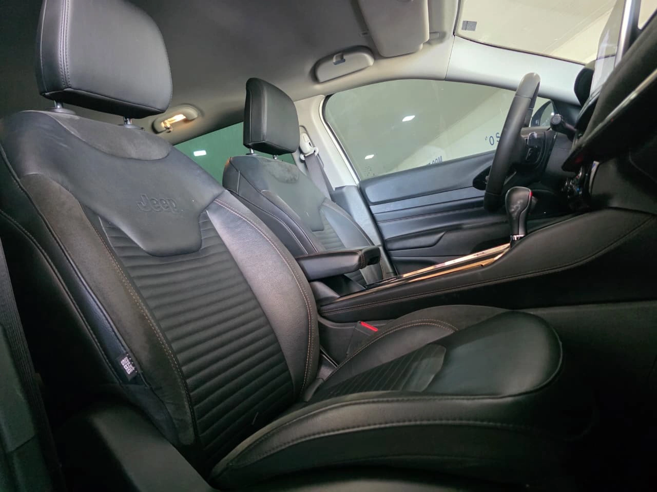 JEEP COMMANDER 7