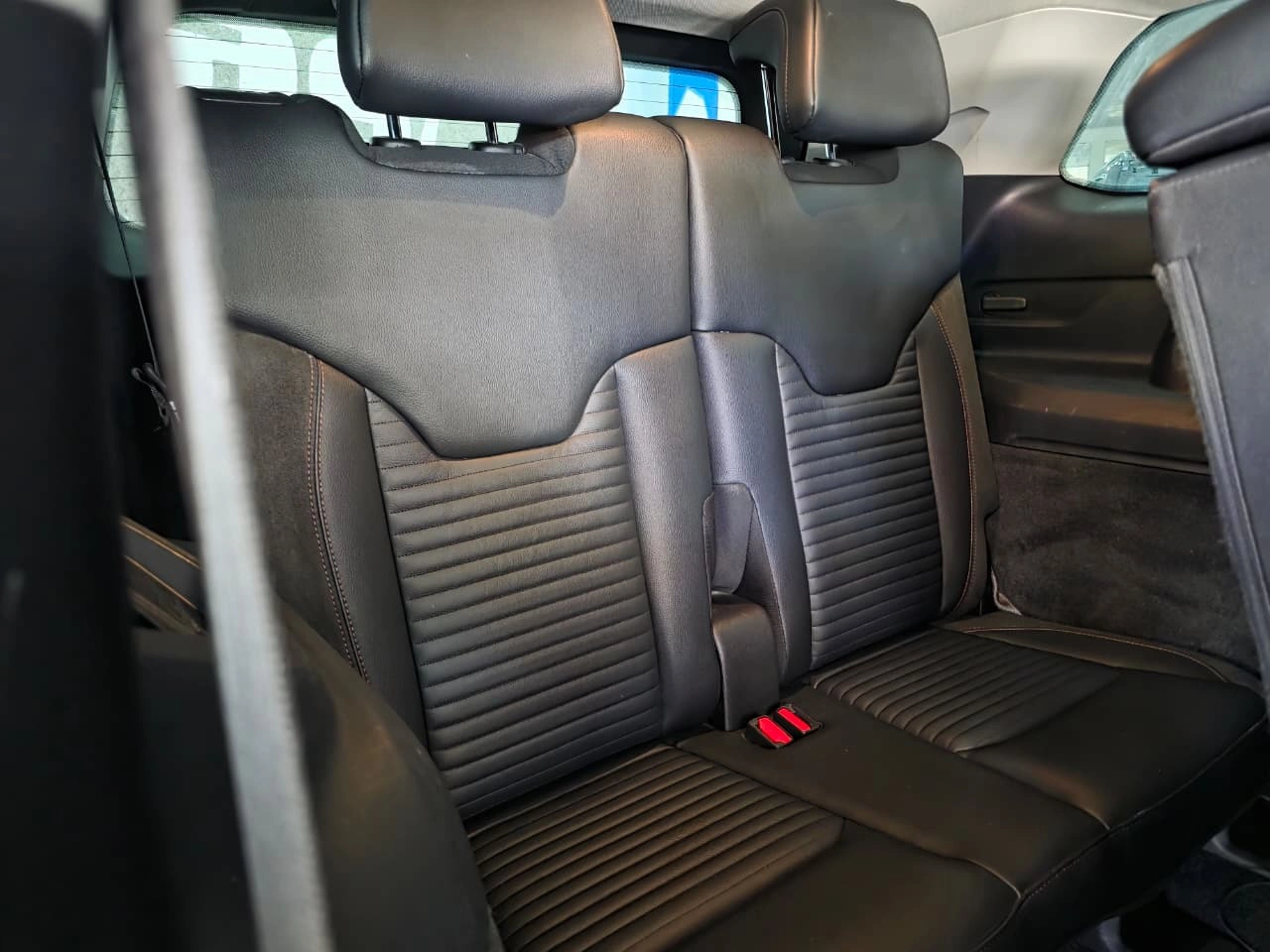 JEEP COMMANDER 9