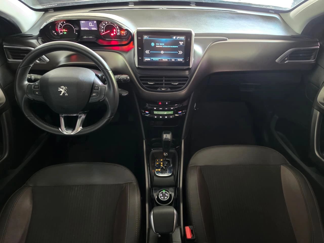 PEUGEOT 2008 9