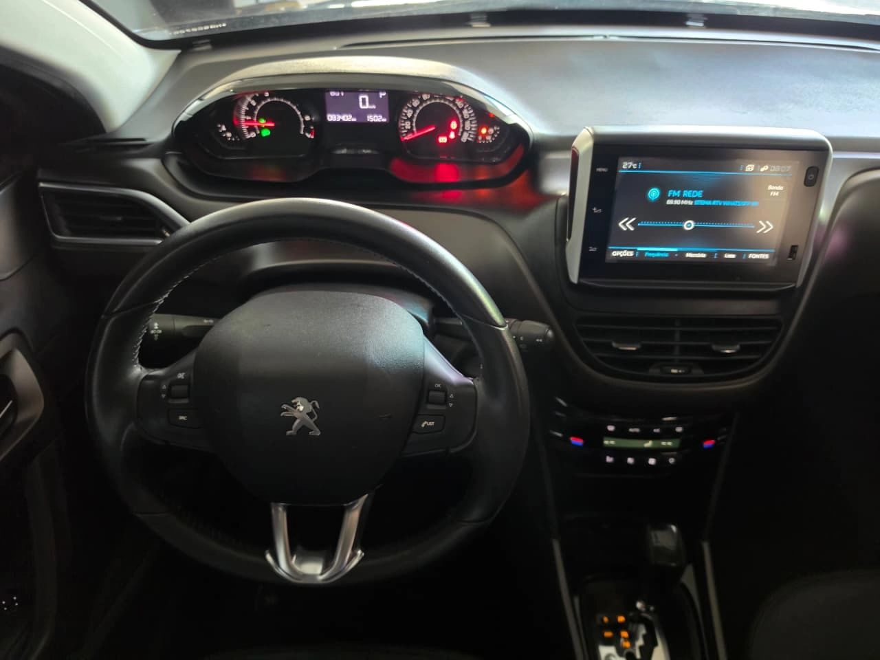 PEUGEOT 2008 10