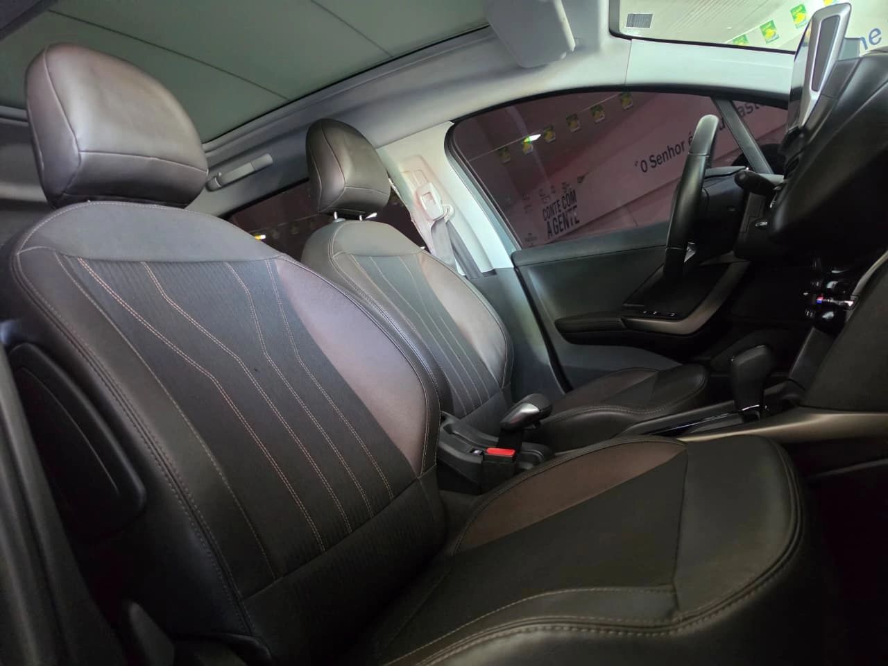 PEUGEOT 2008 7