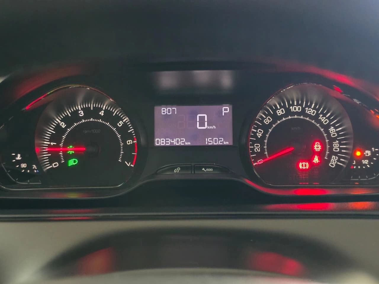 PEUGEOT 2008 11