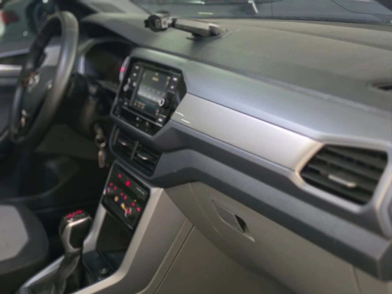VOLKSWAGEN T-CROSS 7