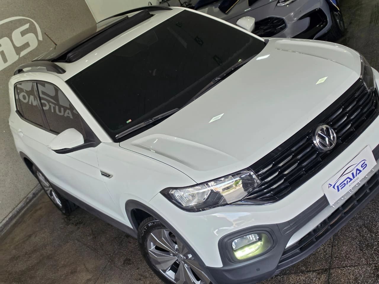 VOLKSWAGEN T-CROSS 3