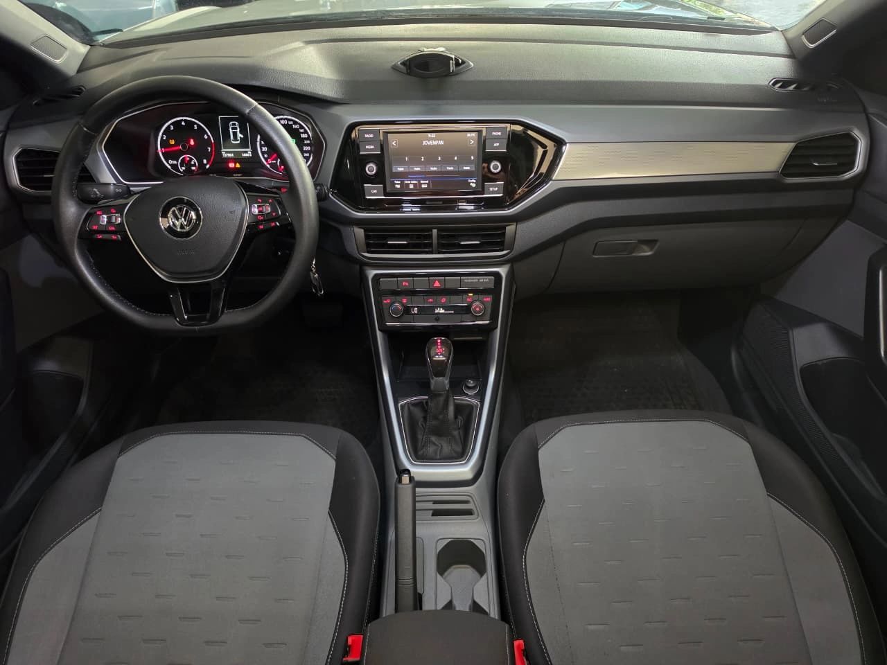 VOLKSWAGEN T-CROSS 12