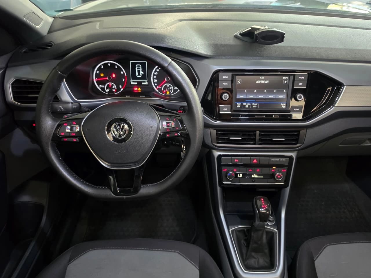 VOLKSWAGEN T-CROSS 13