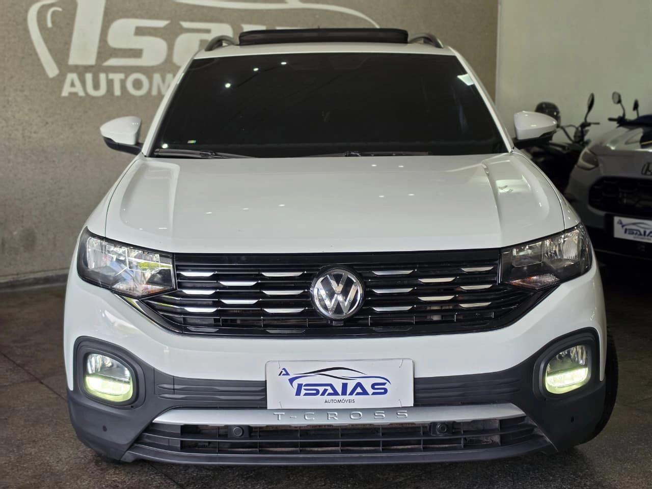 VOLKSWAGEN T-CROSS 4