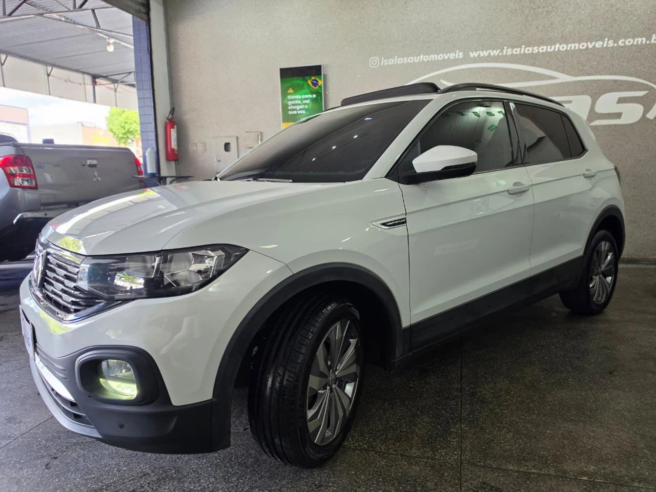VOLKSWAGEN T-CROSS 5