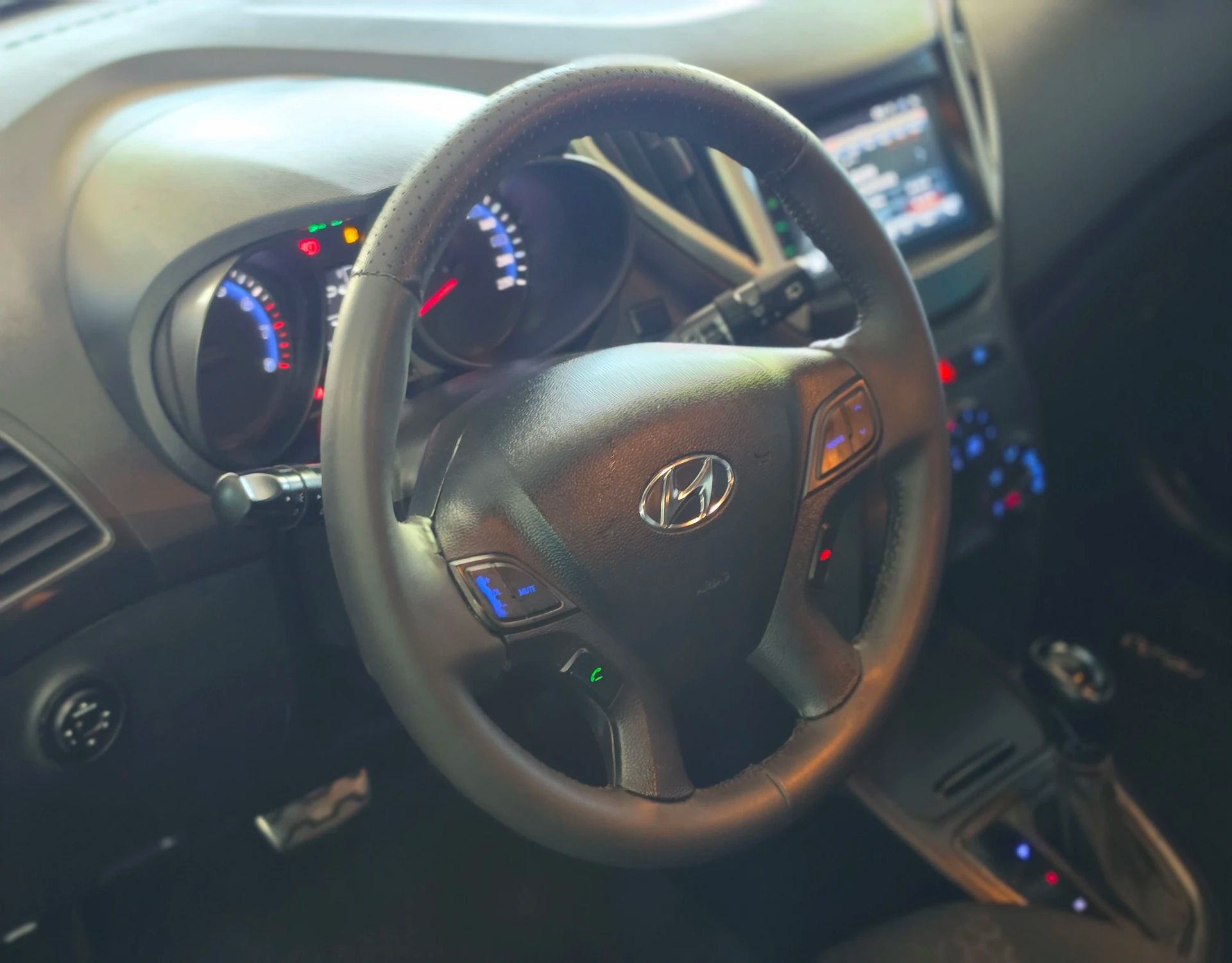 HYUNDAI HB20X 5