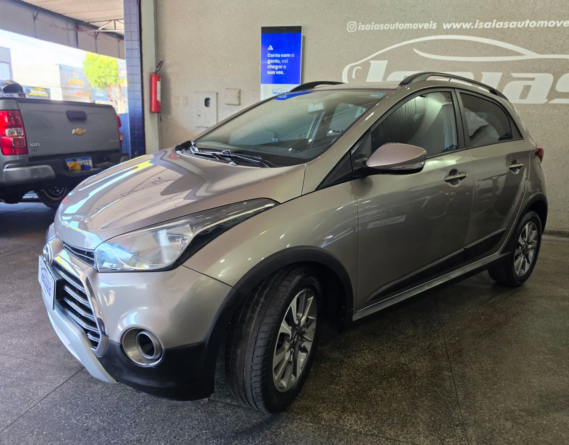 HYUNDAI HB20X 4