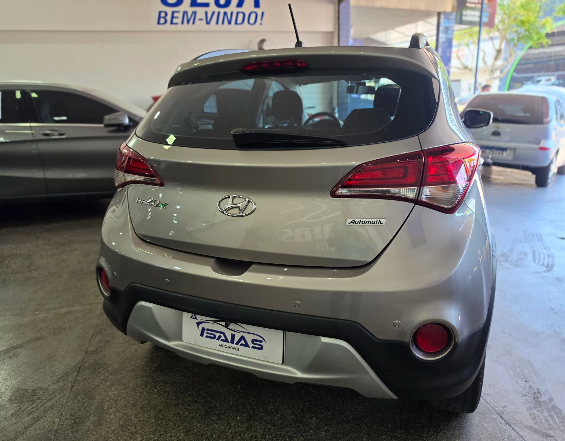 HYUNDAI HB20X 13