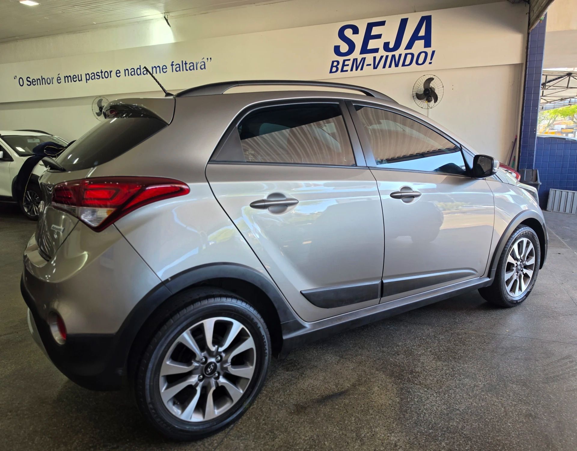 HYUNDAI HB20X 14
