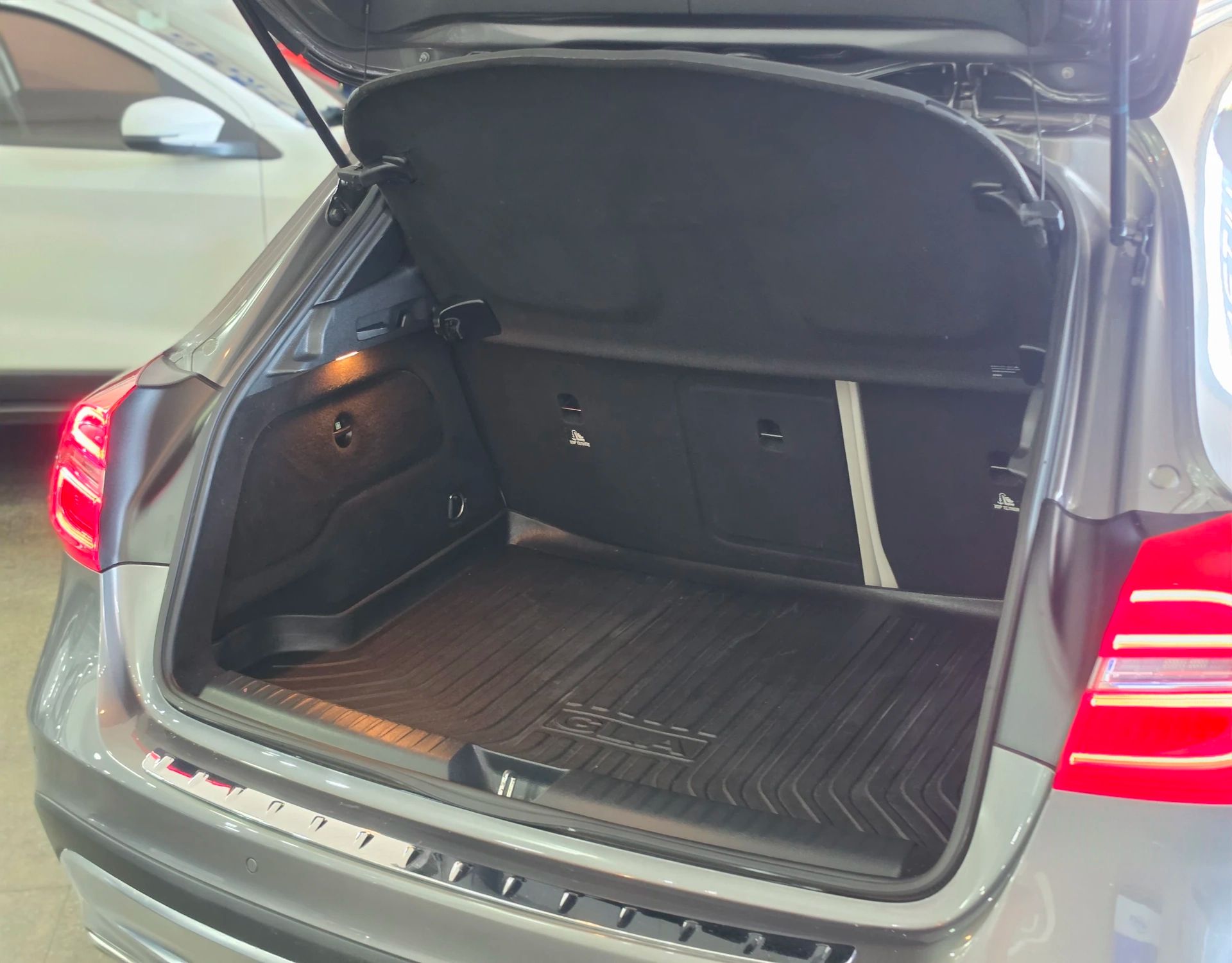 MERCEDES-BENZ GLA 200 15