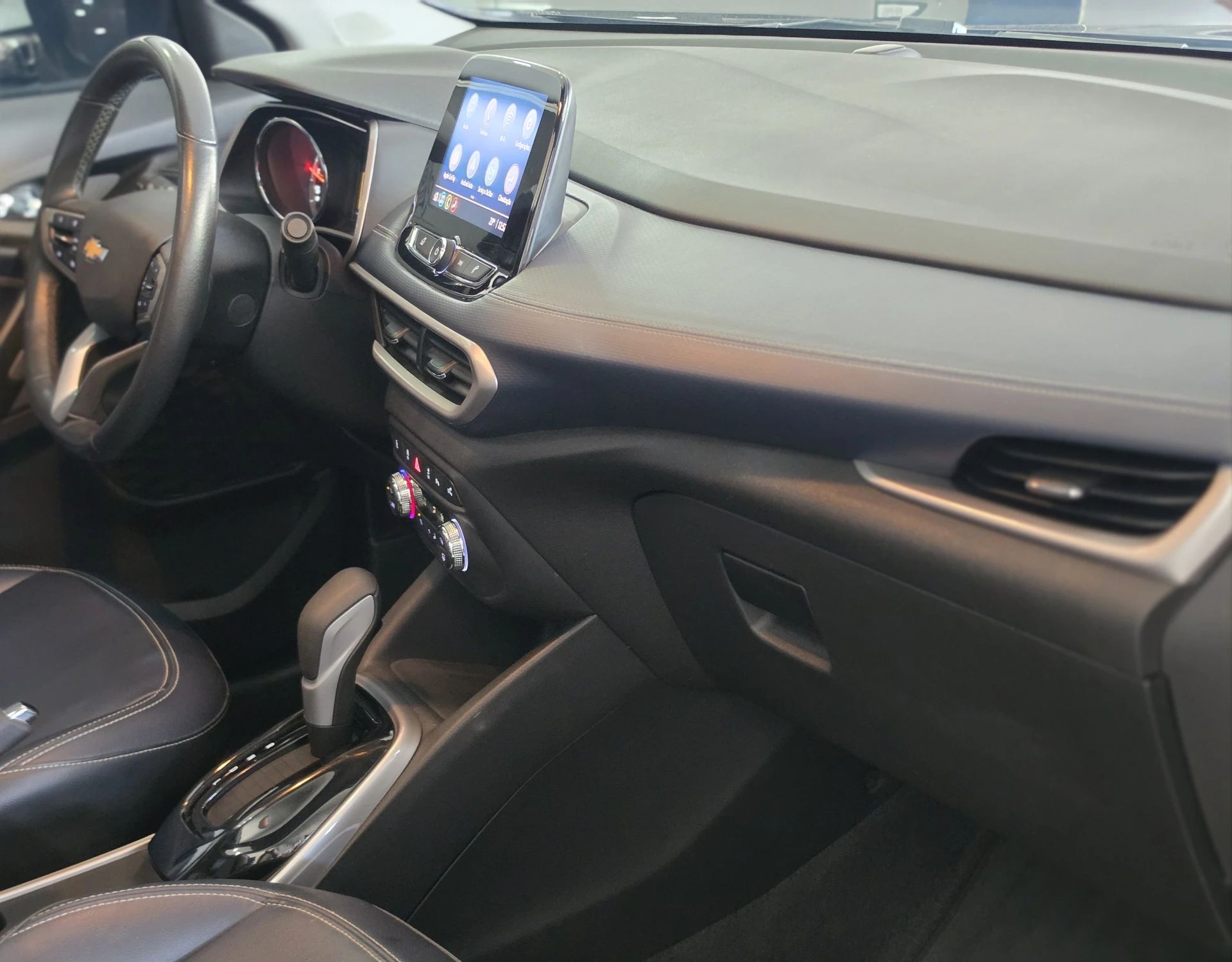 CHEVROLET TRACKER 7
