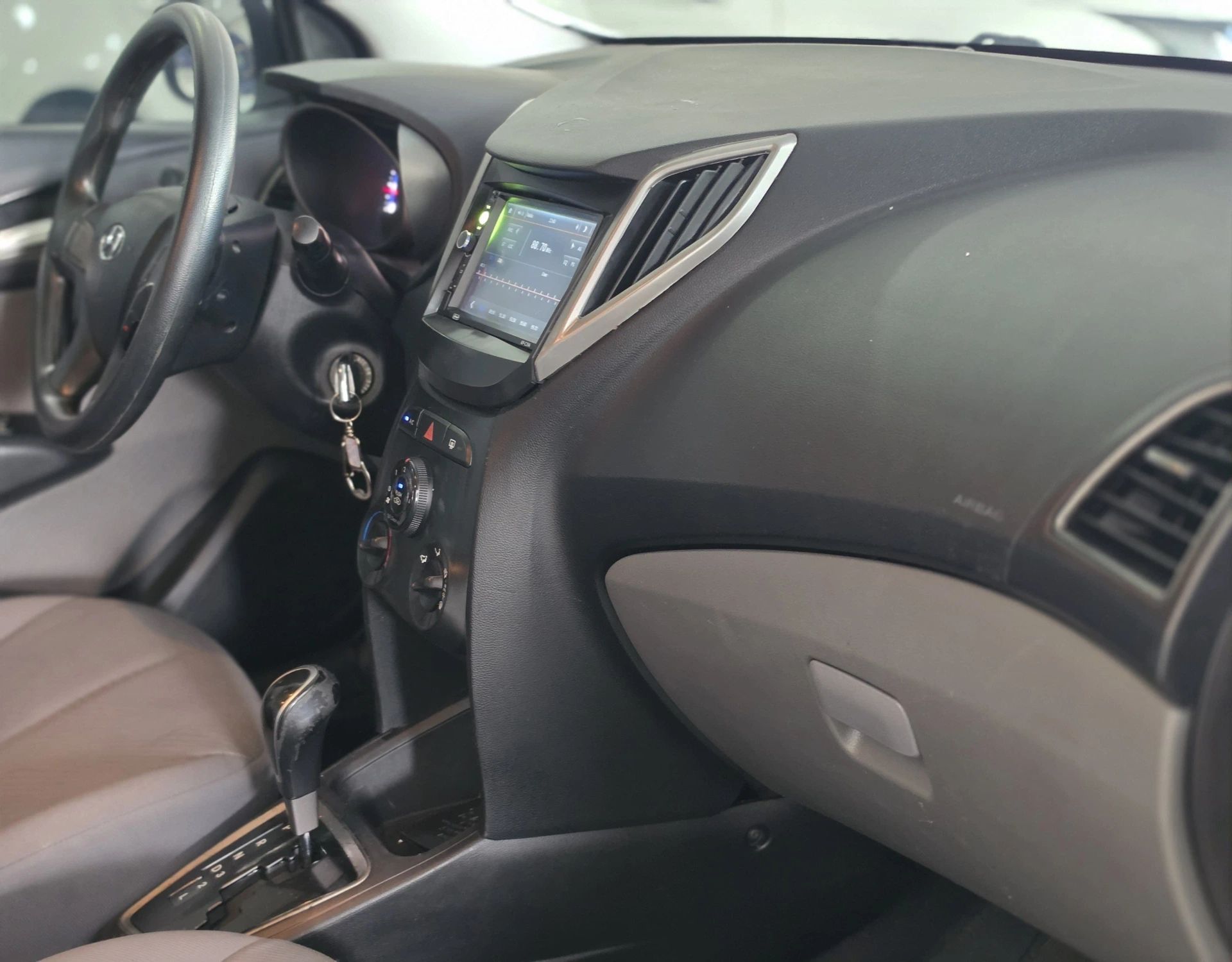 HYUNDAI HB20S 5