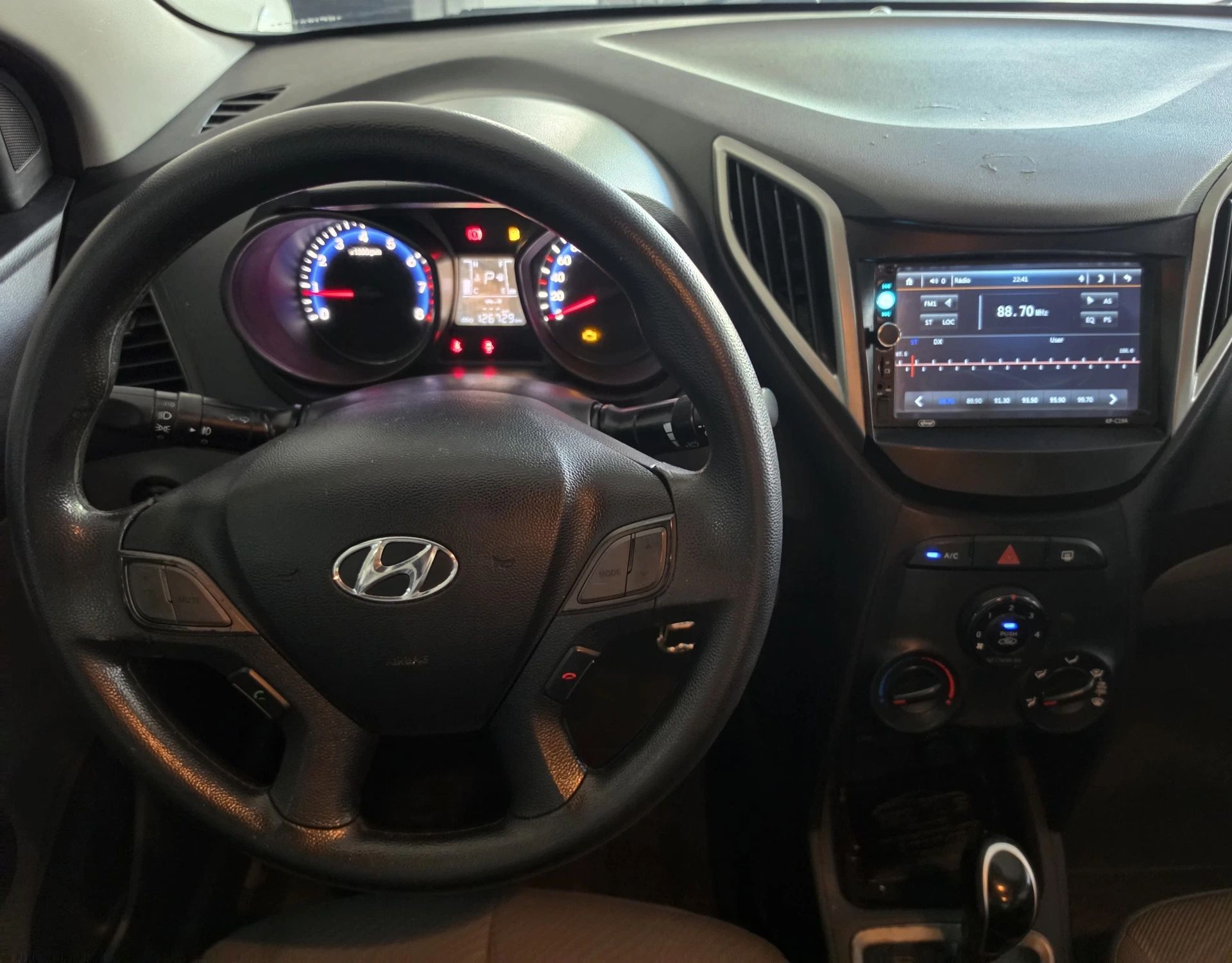 HYUNDAI HB20S 10