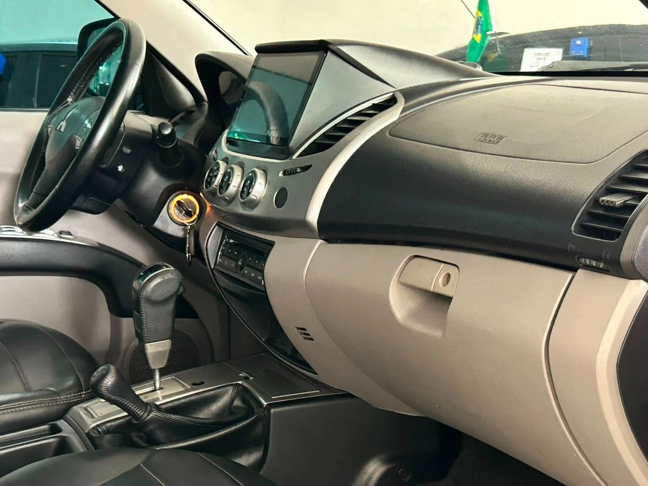 MITSUBISHI L200 TRITON 7