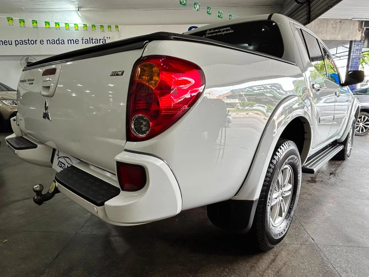 MITSUBISHI L200 TRITON 15
