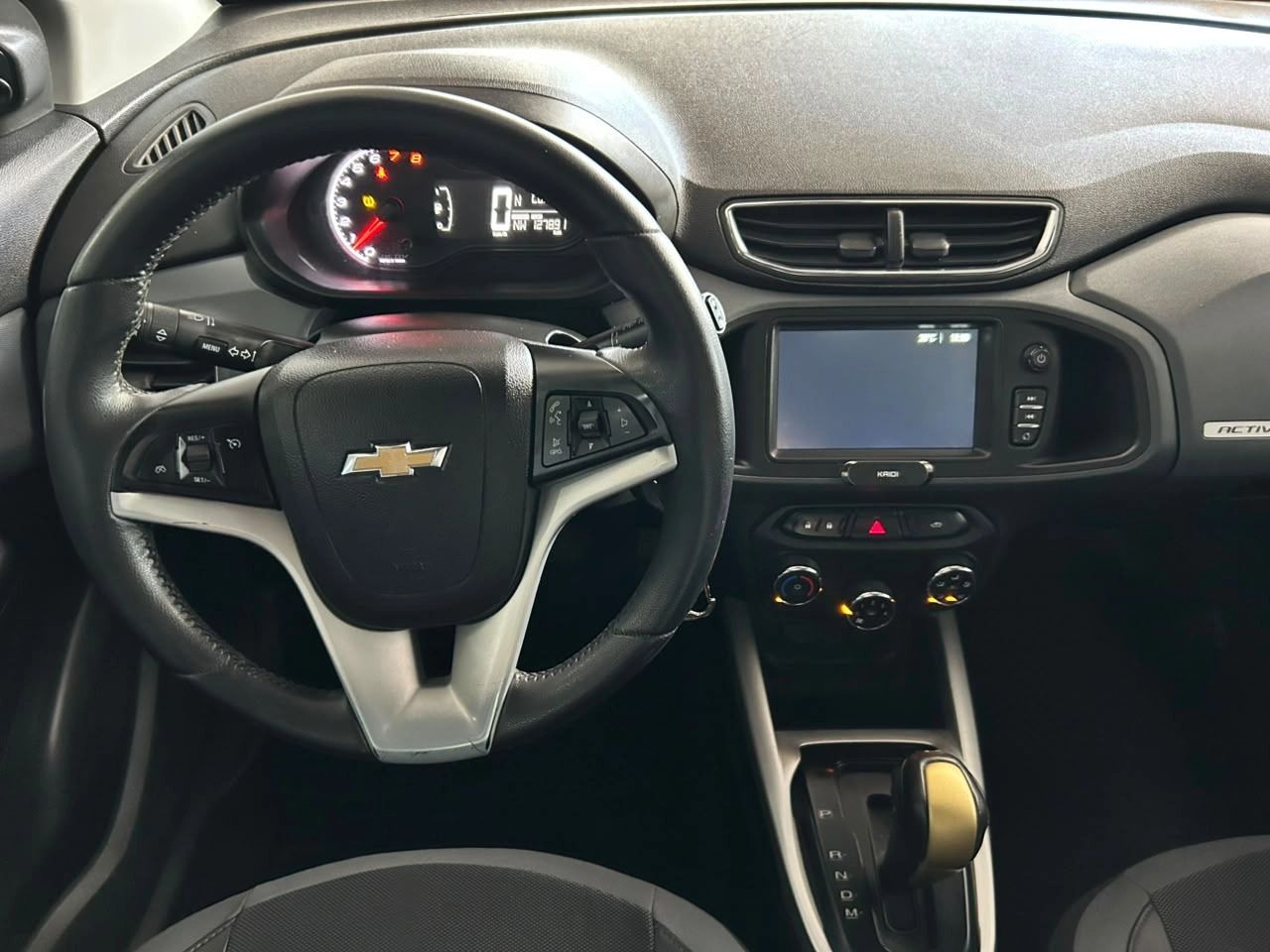 CHEVROLET ONIX 10