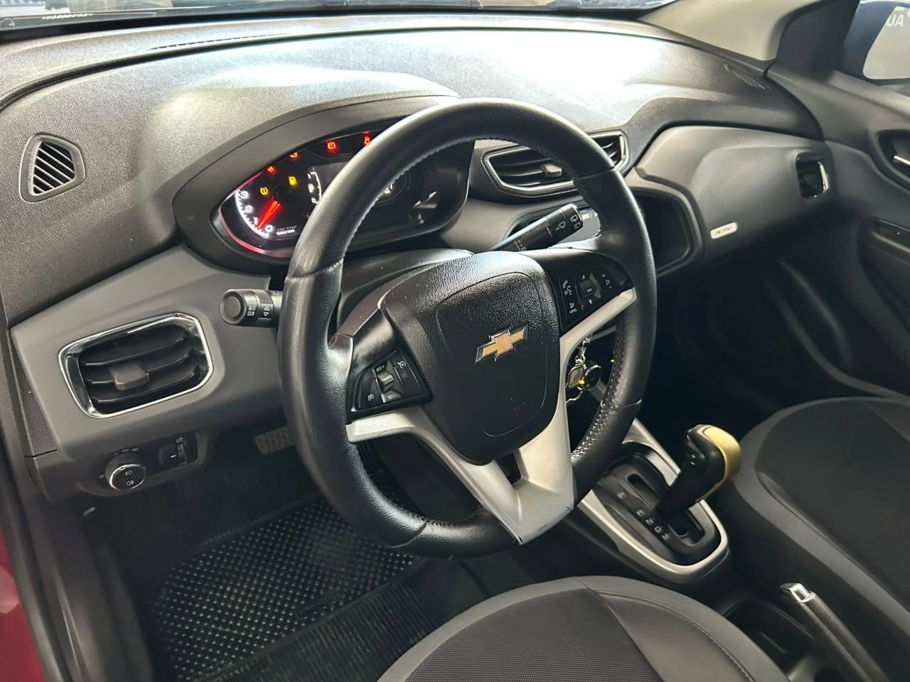 CHEVROLET ONIX 8
