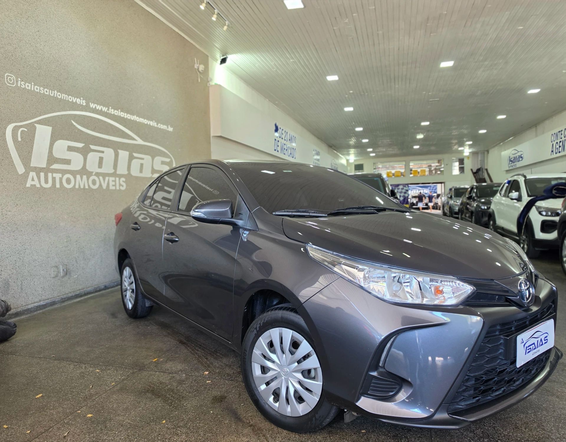 TOYOTA YARIS 2025