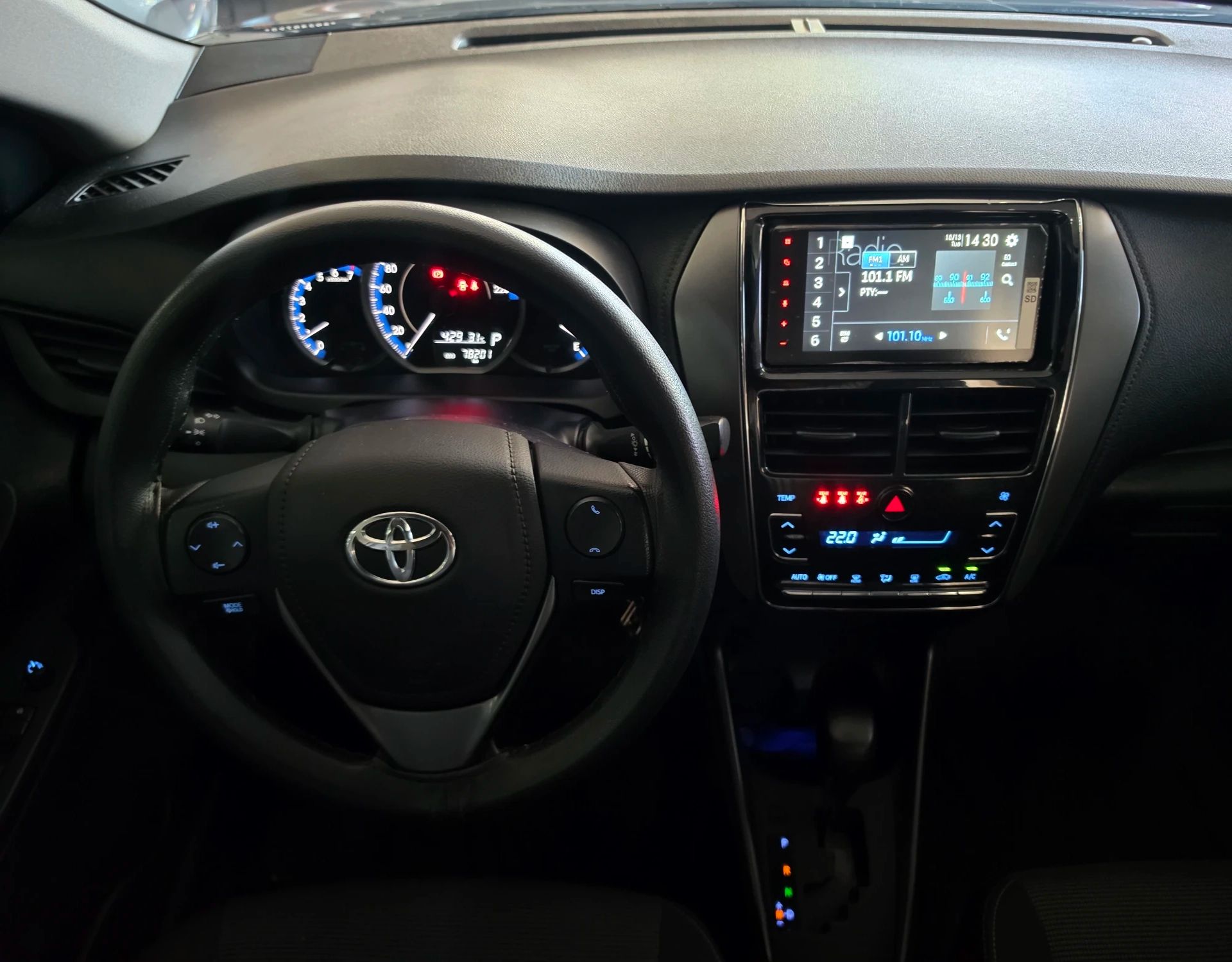 TOYOTA YARIS 10