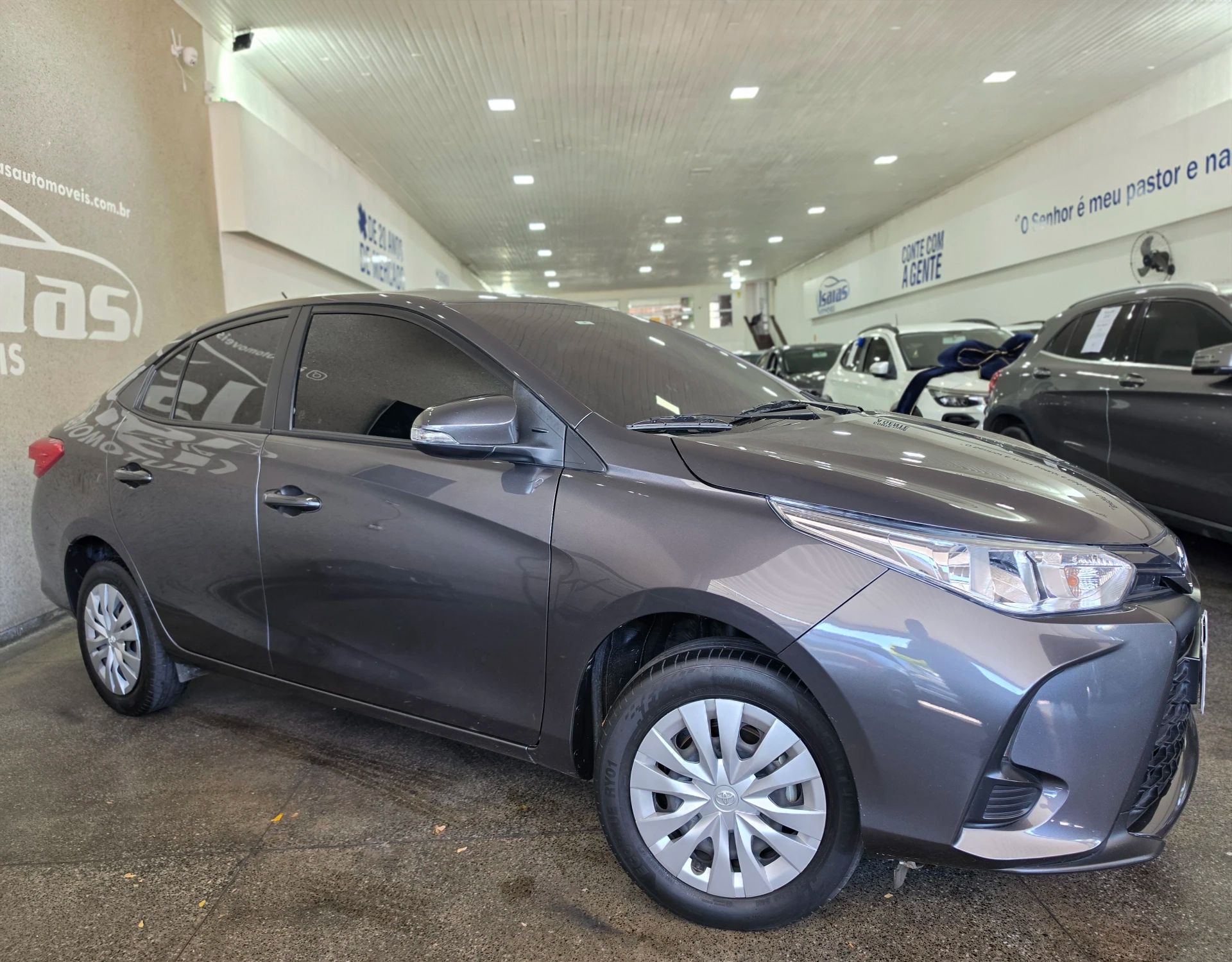 TOYOTA YARIS 2