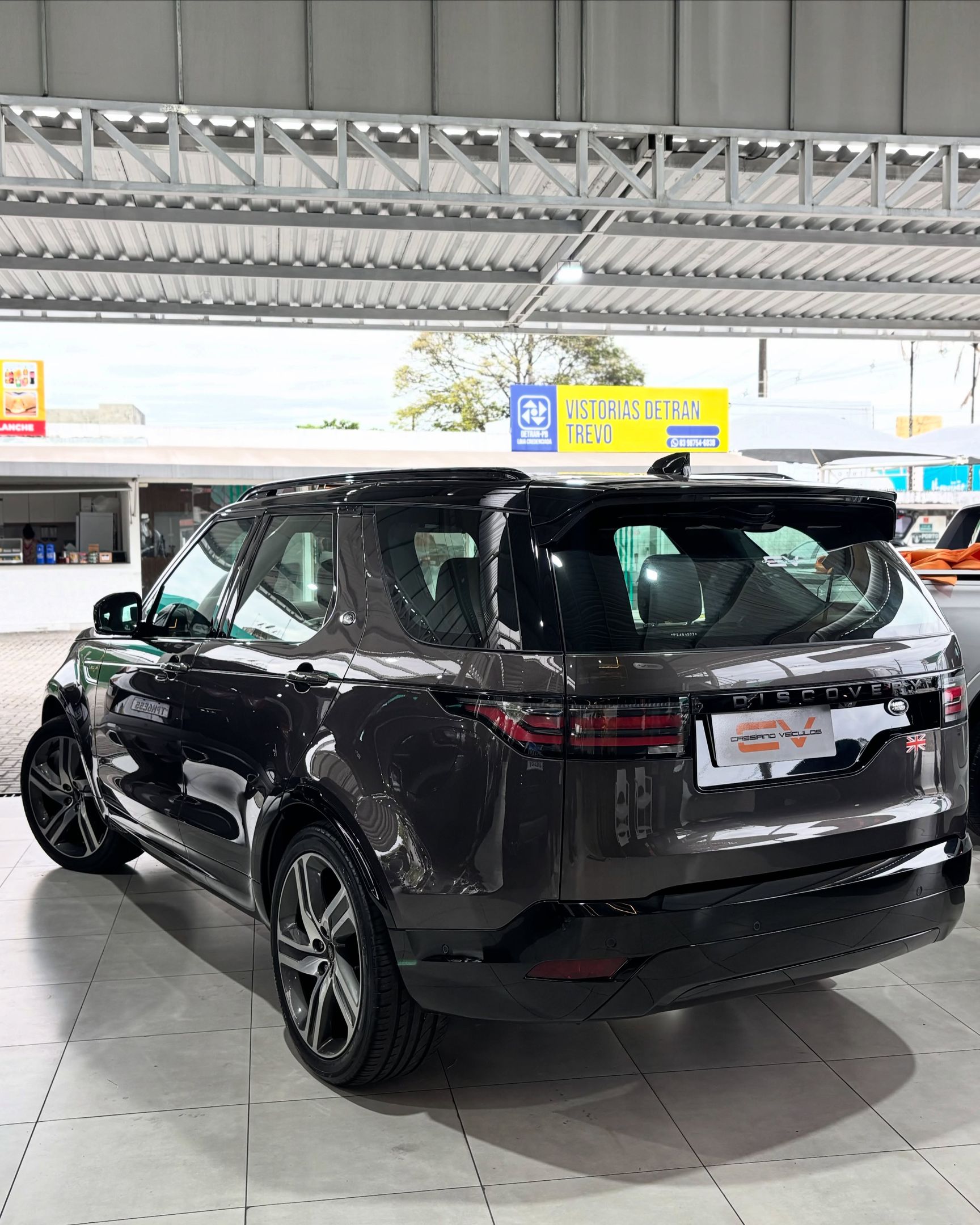 Land Rover Discovery 17