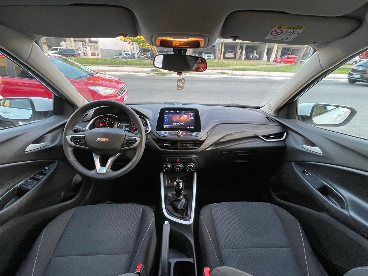 Chevrolet ONIX 11