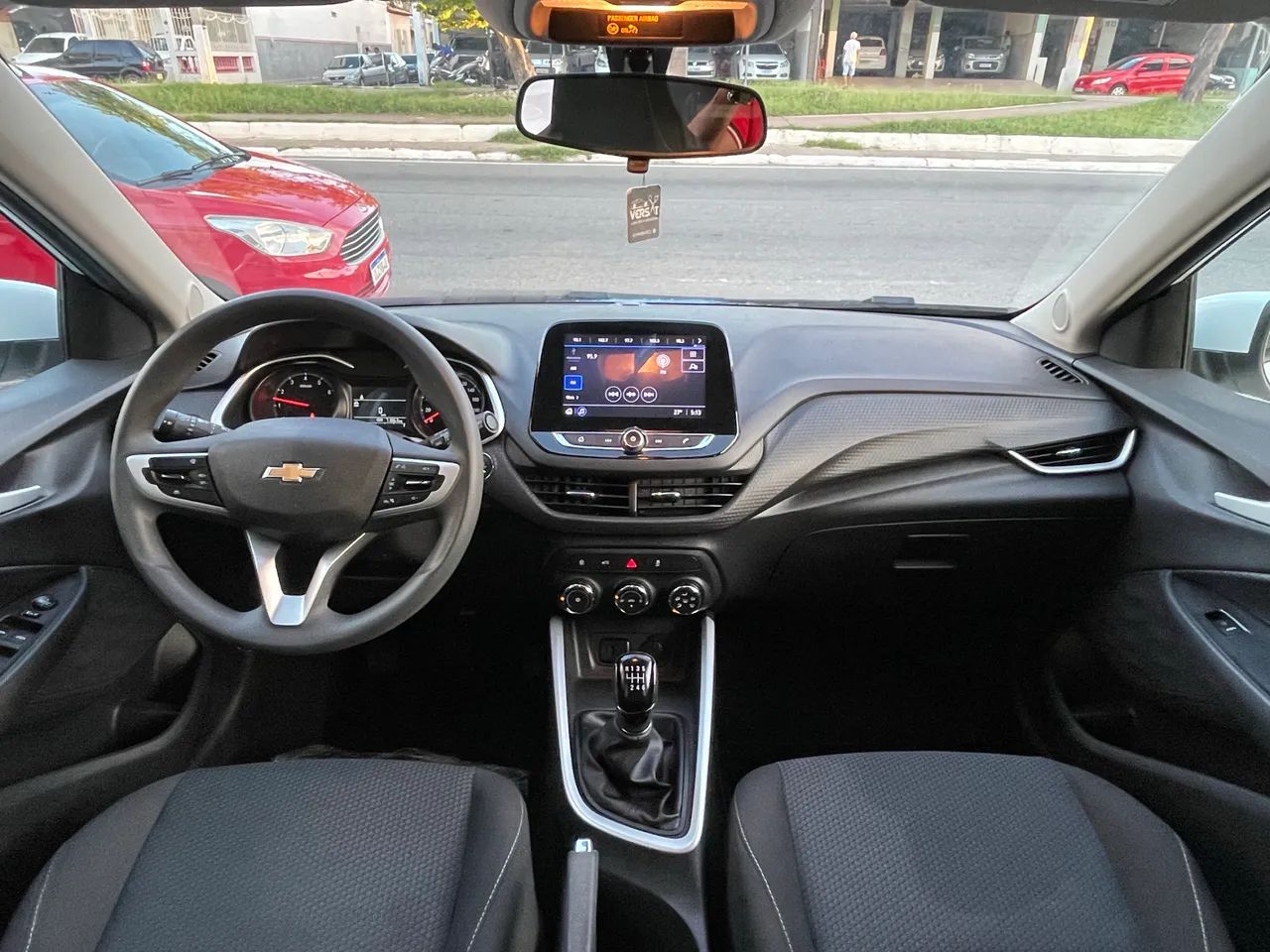 Chevrolet ONIX 10