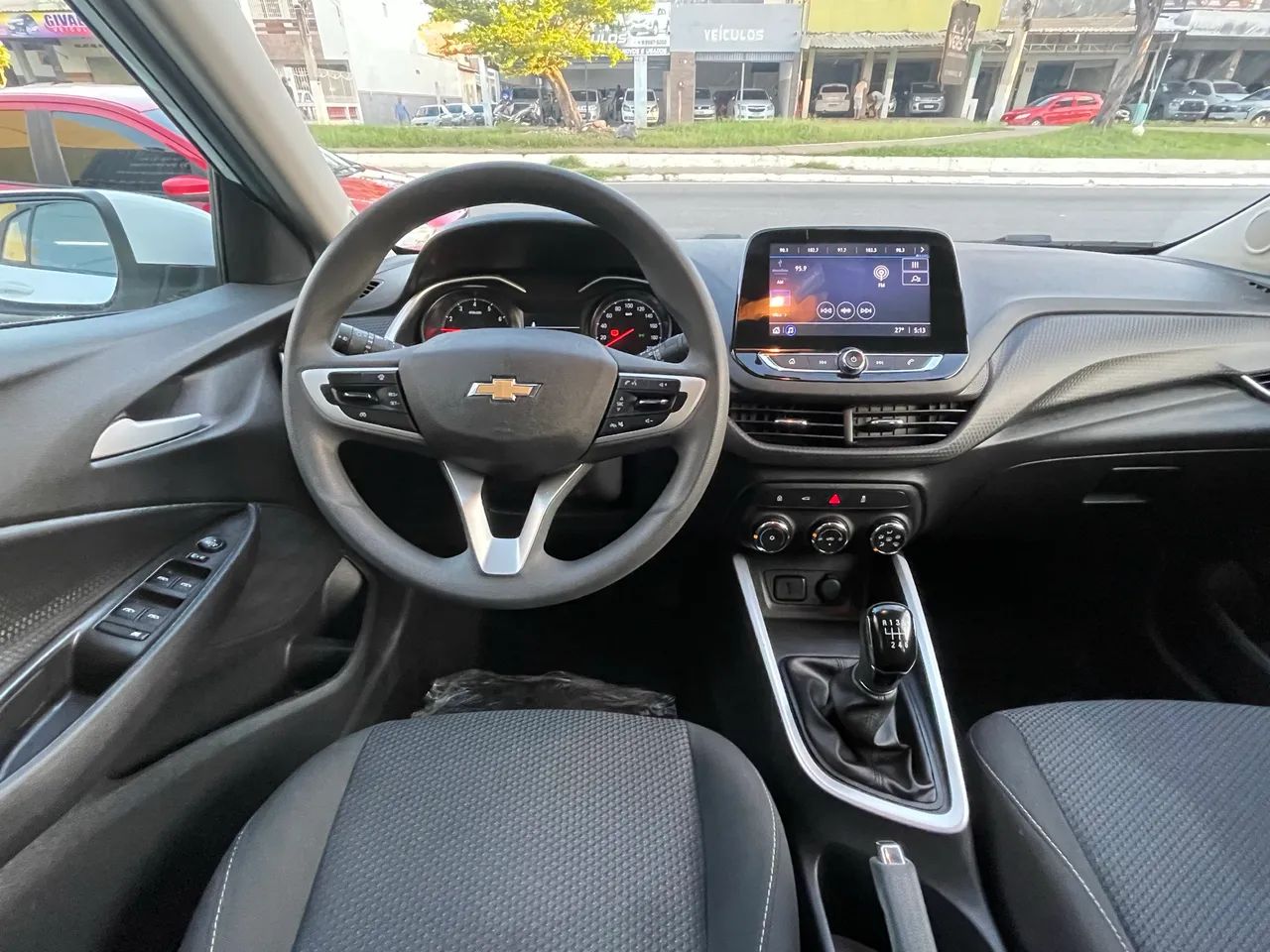 Chevrolet ONIX 12