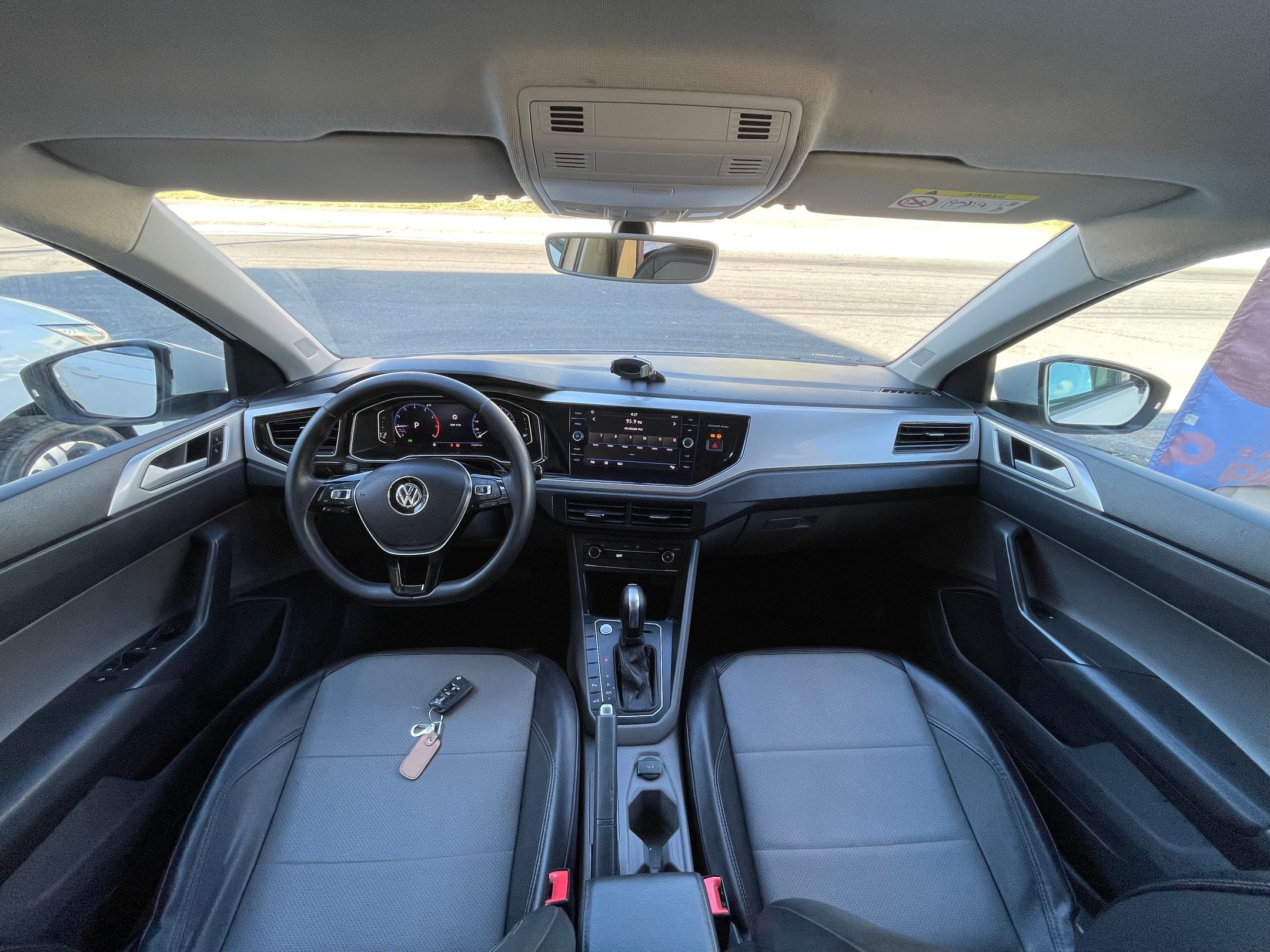 VOLKSWAGEN POLO 12