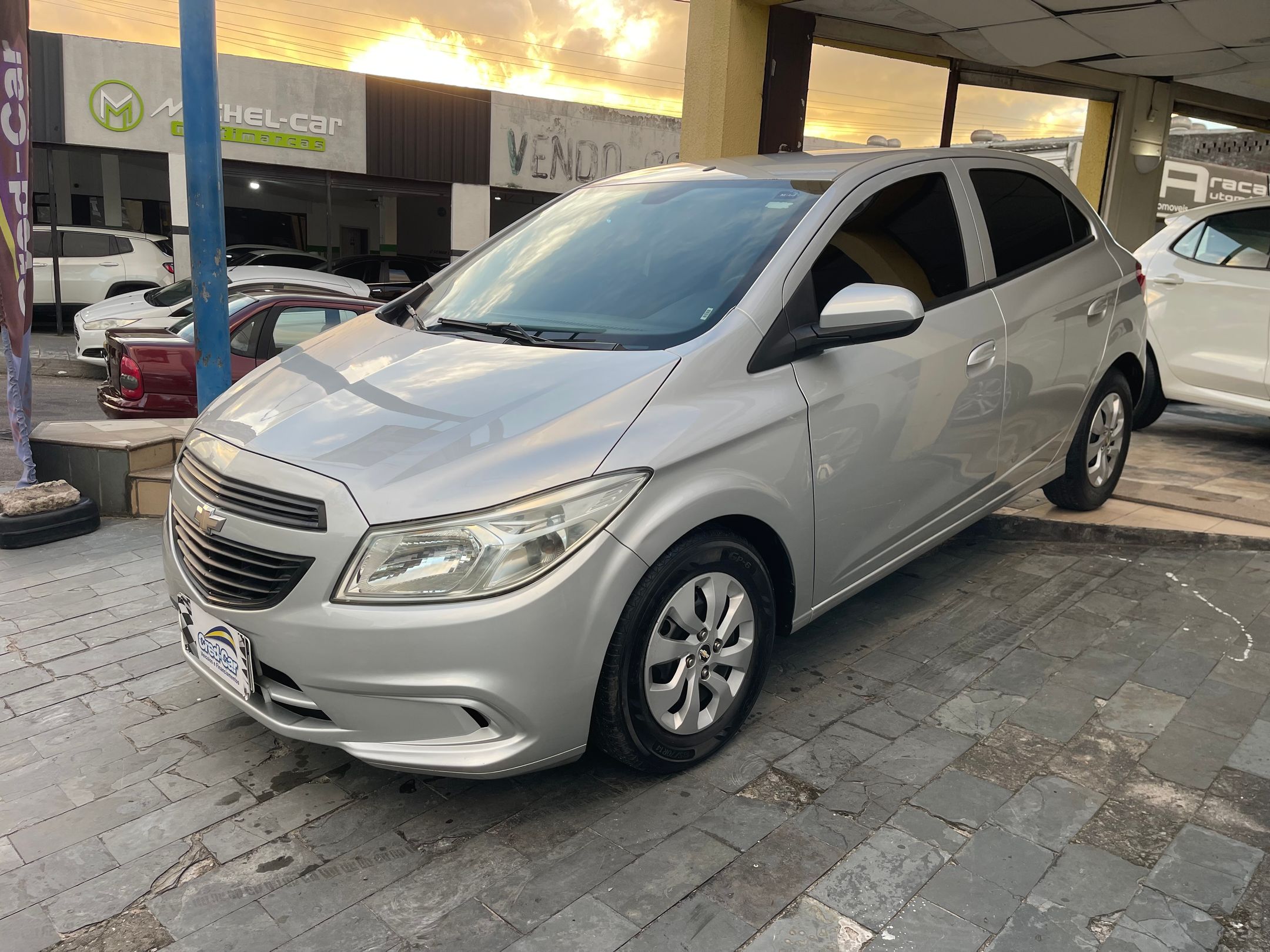 GM - Chevrolet ONIX 3