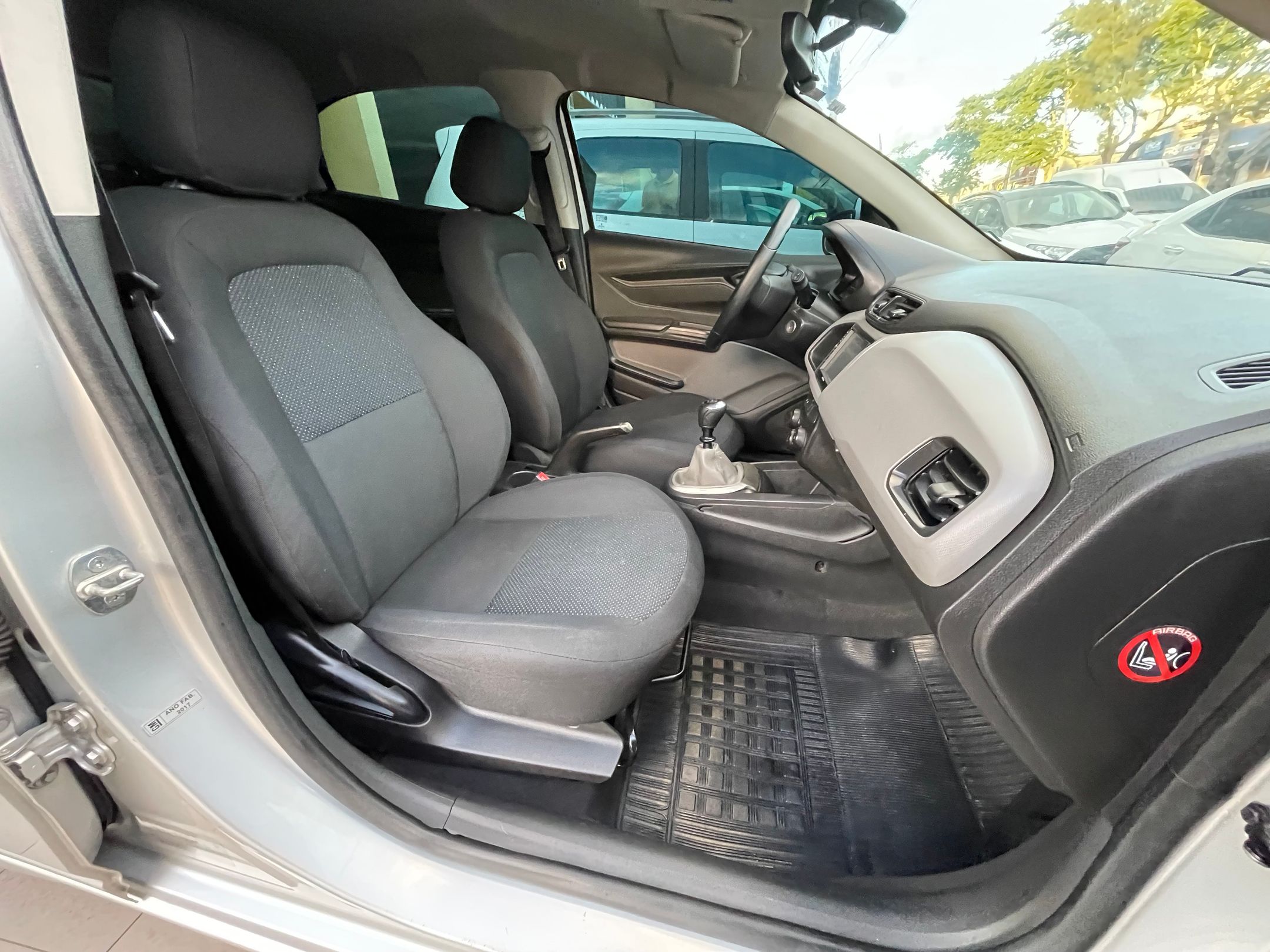 GM - Chevrolet ONIX 9