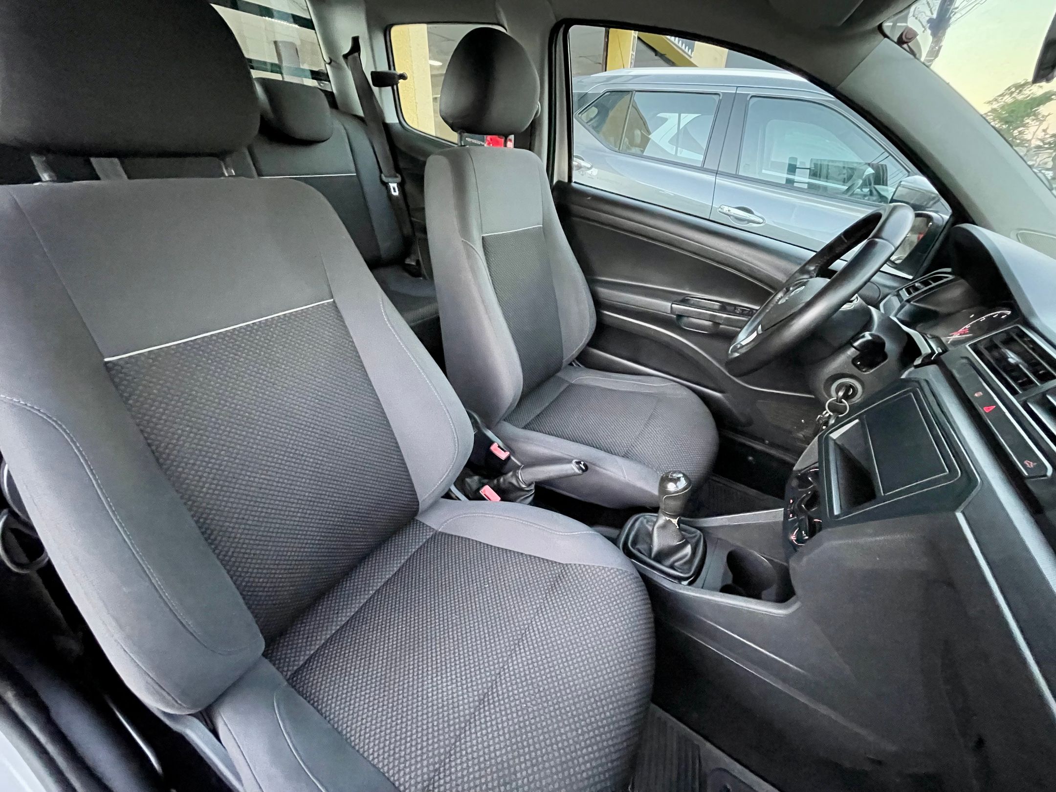 VOLKSWAGEN SAVEIRO 10