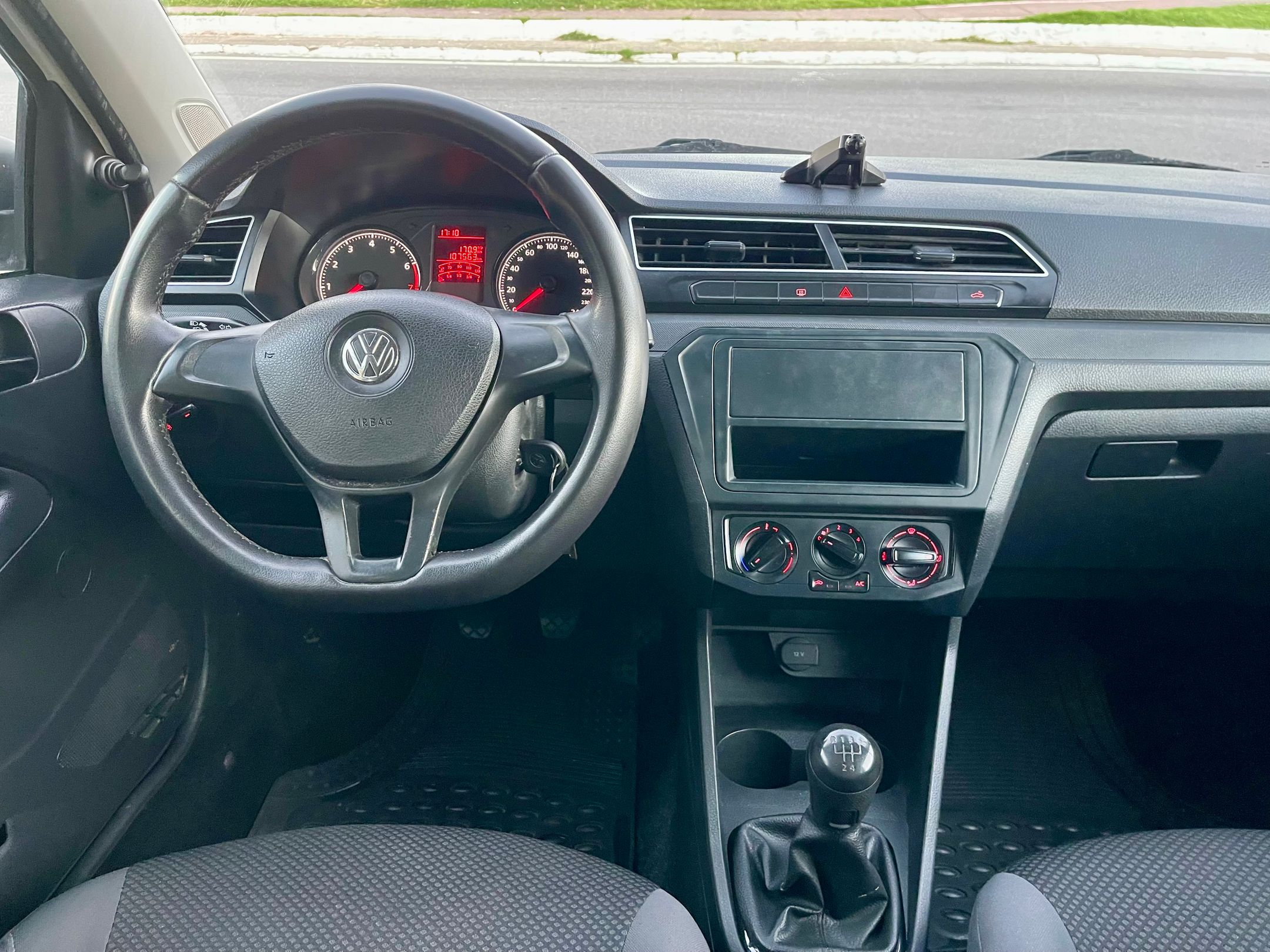 VOLKSWAGEN SAVEIRO 12