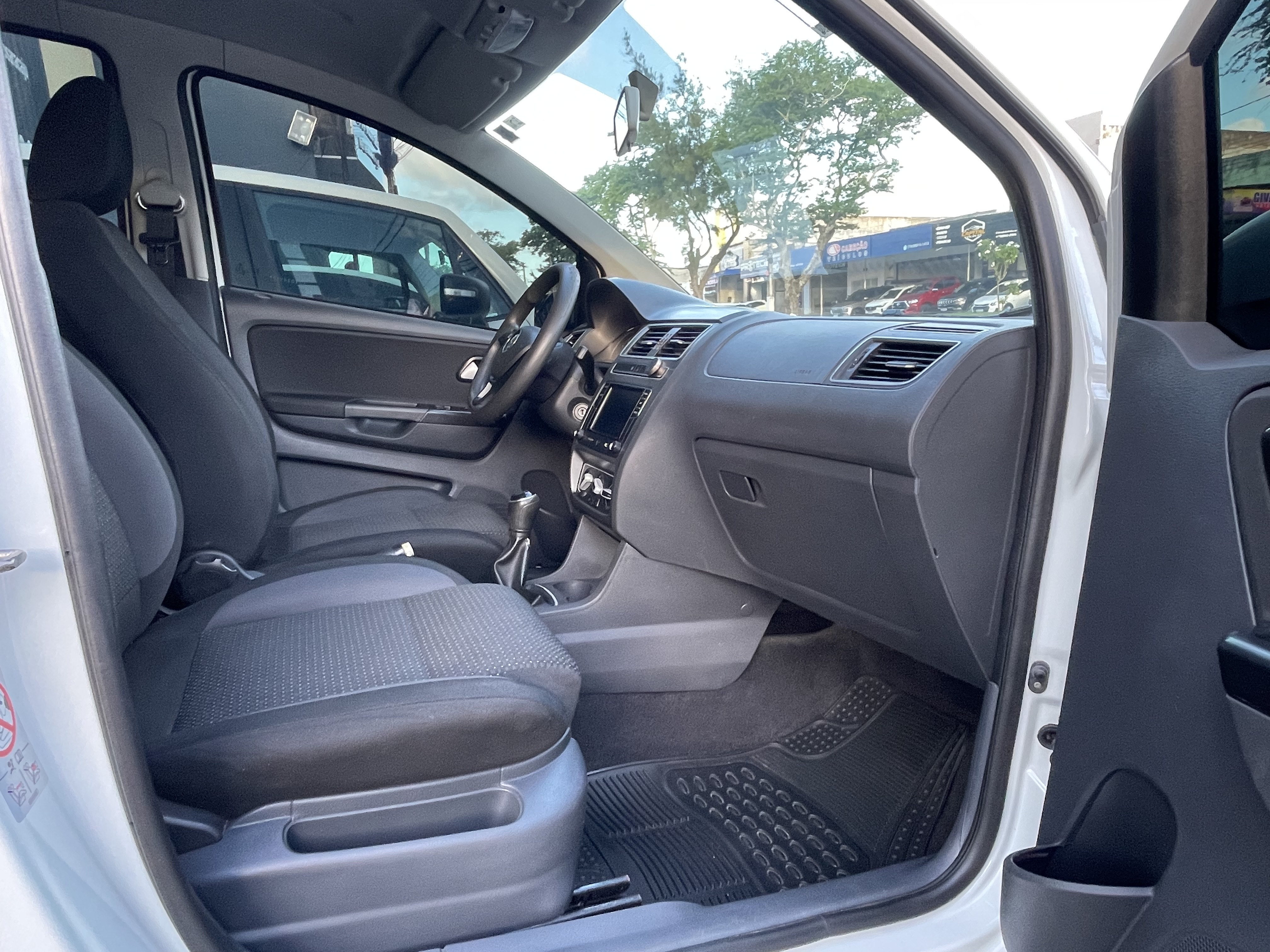 VOLKSWAGEN FOX 7