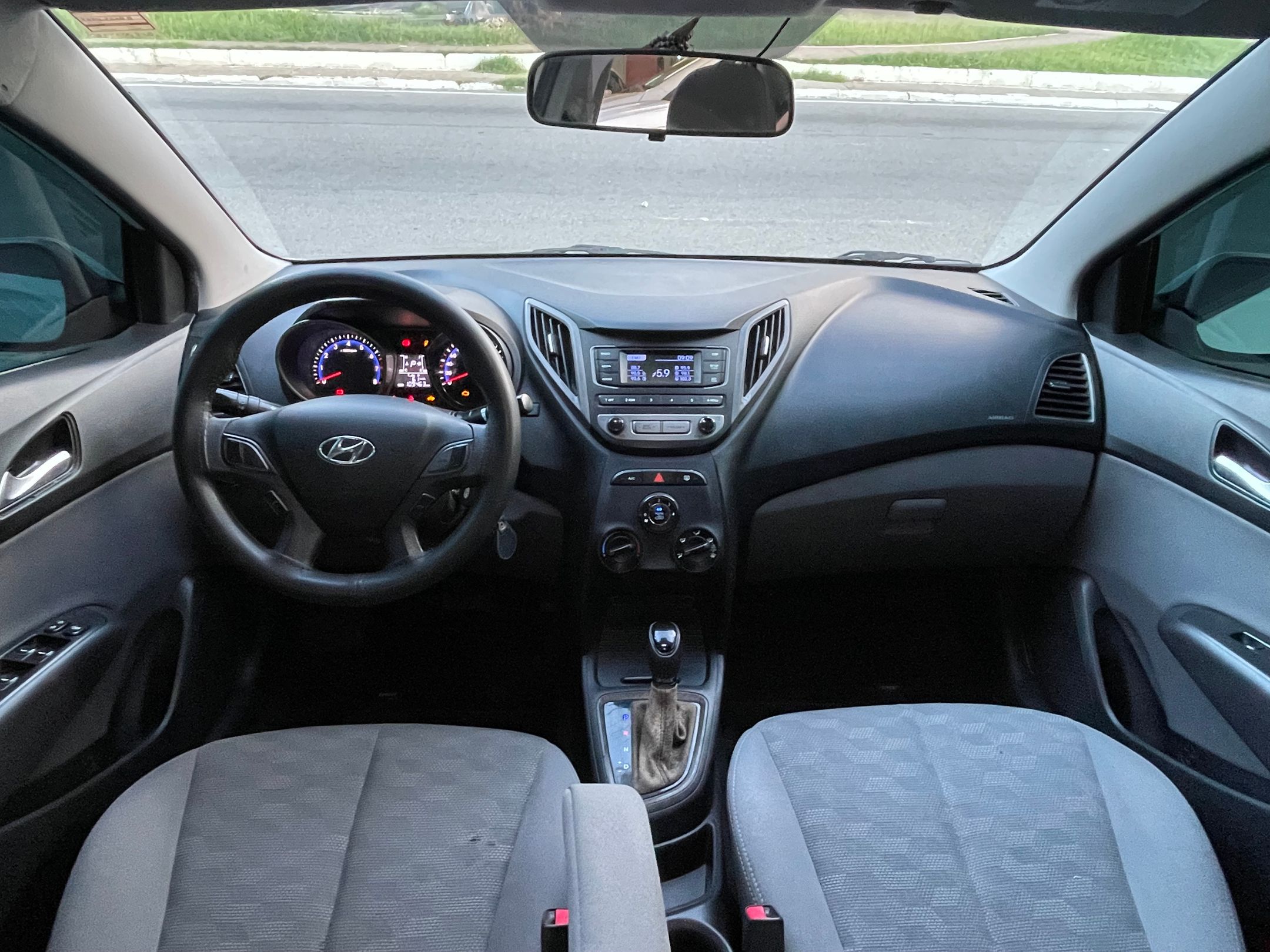 HYUNDAI HB20S 10