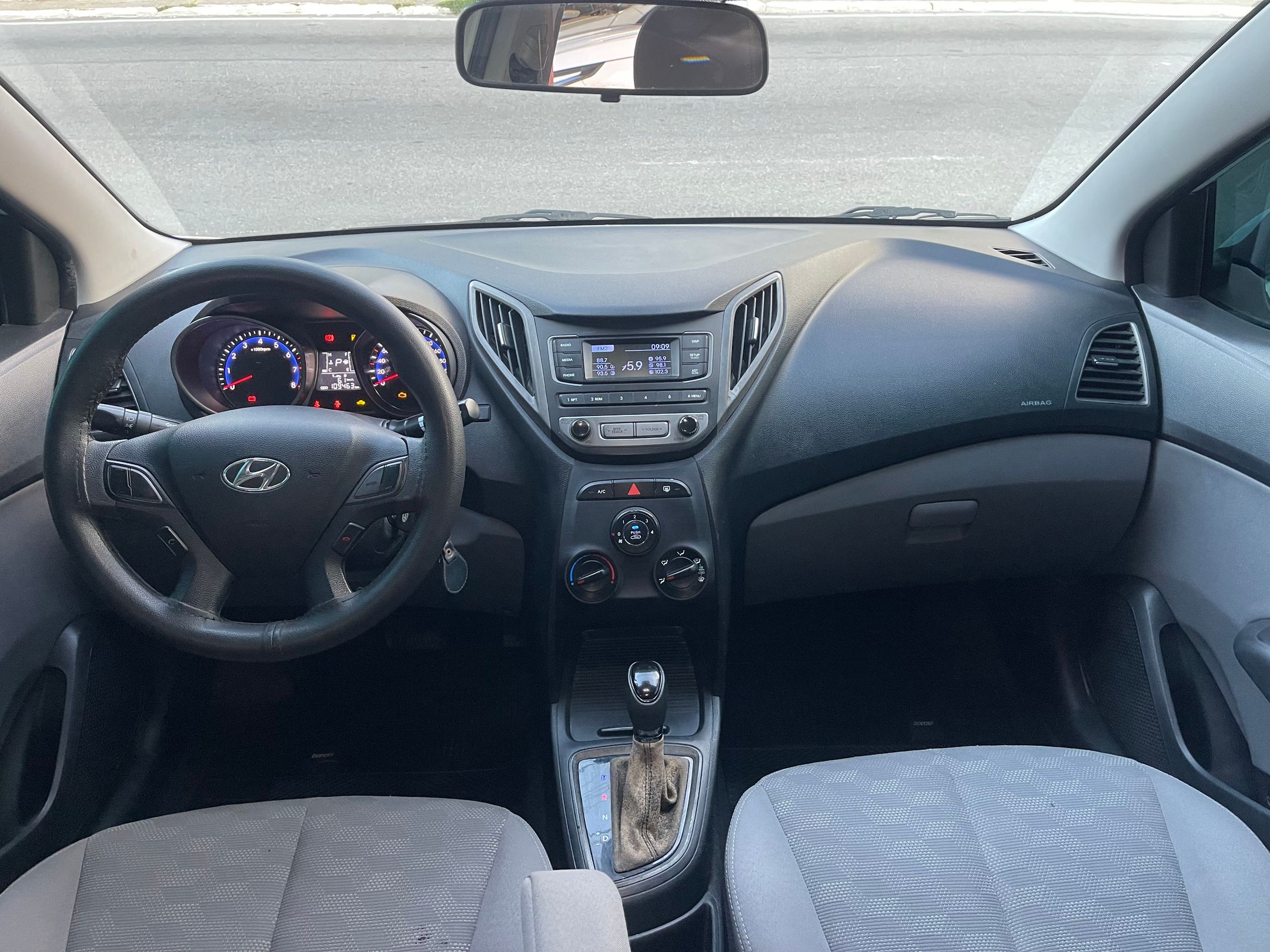 HYUNDAI HB20S 11